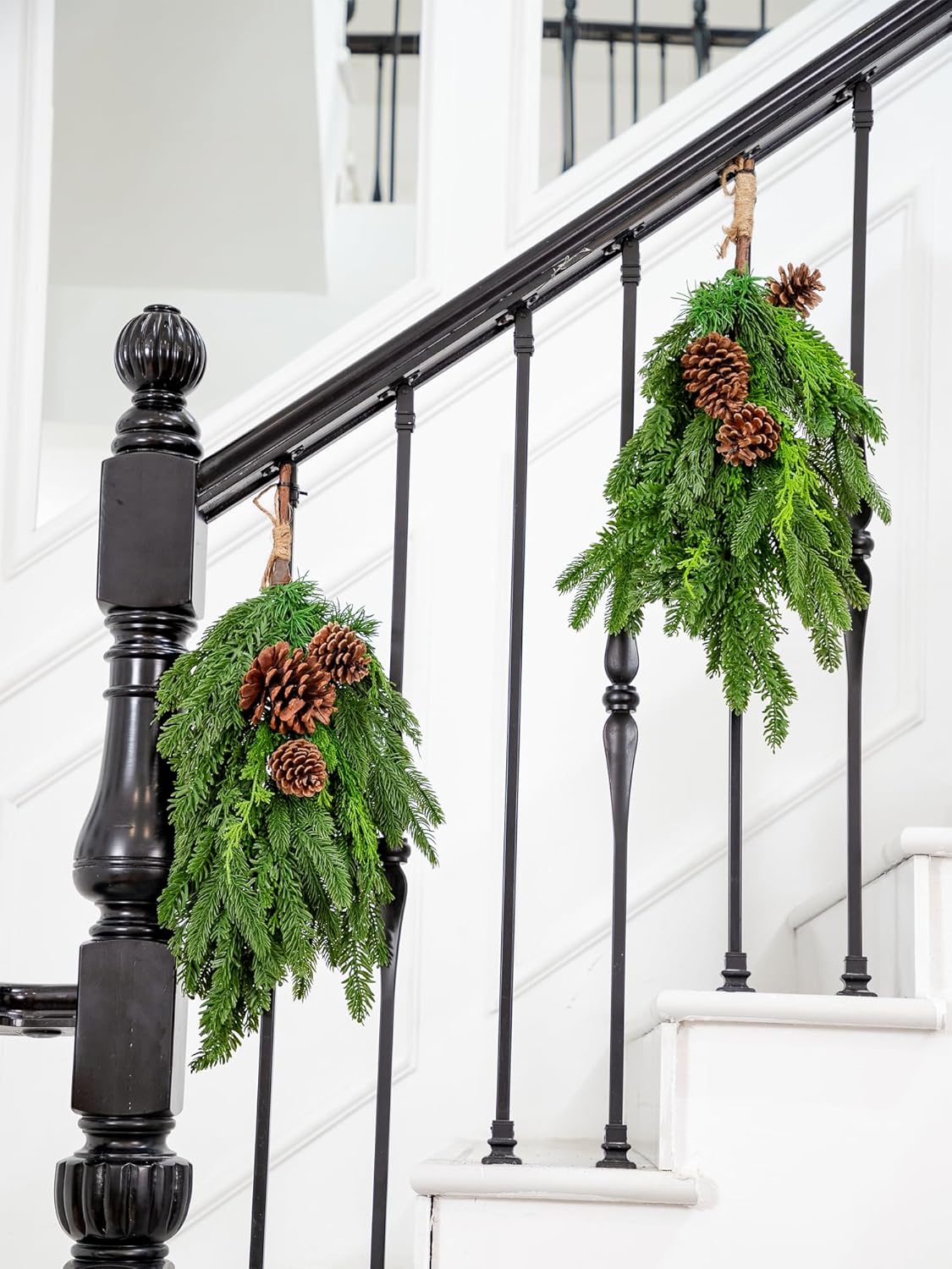 28” Christmas Swag with Pine Cones, Norfolk Pine Cypress Teardrop Swag for Home Indoor Outdoor Front Door Wall Window Stairs Corridor Xmas Christmas Decor