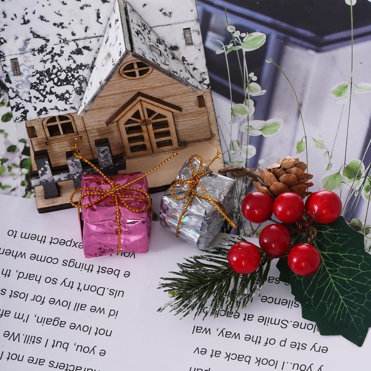 Marrywindix 110Yards Metallic Bakers String Christmas Decorative Twine Gold Wrapping String Craft Twine Present Wrapping Cord for Christmas Decor DIY Crafting Presents Gift Tags