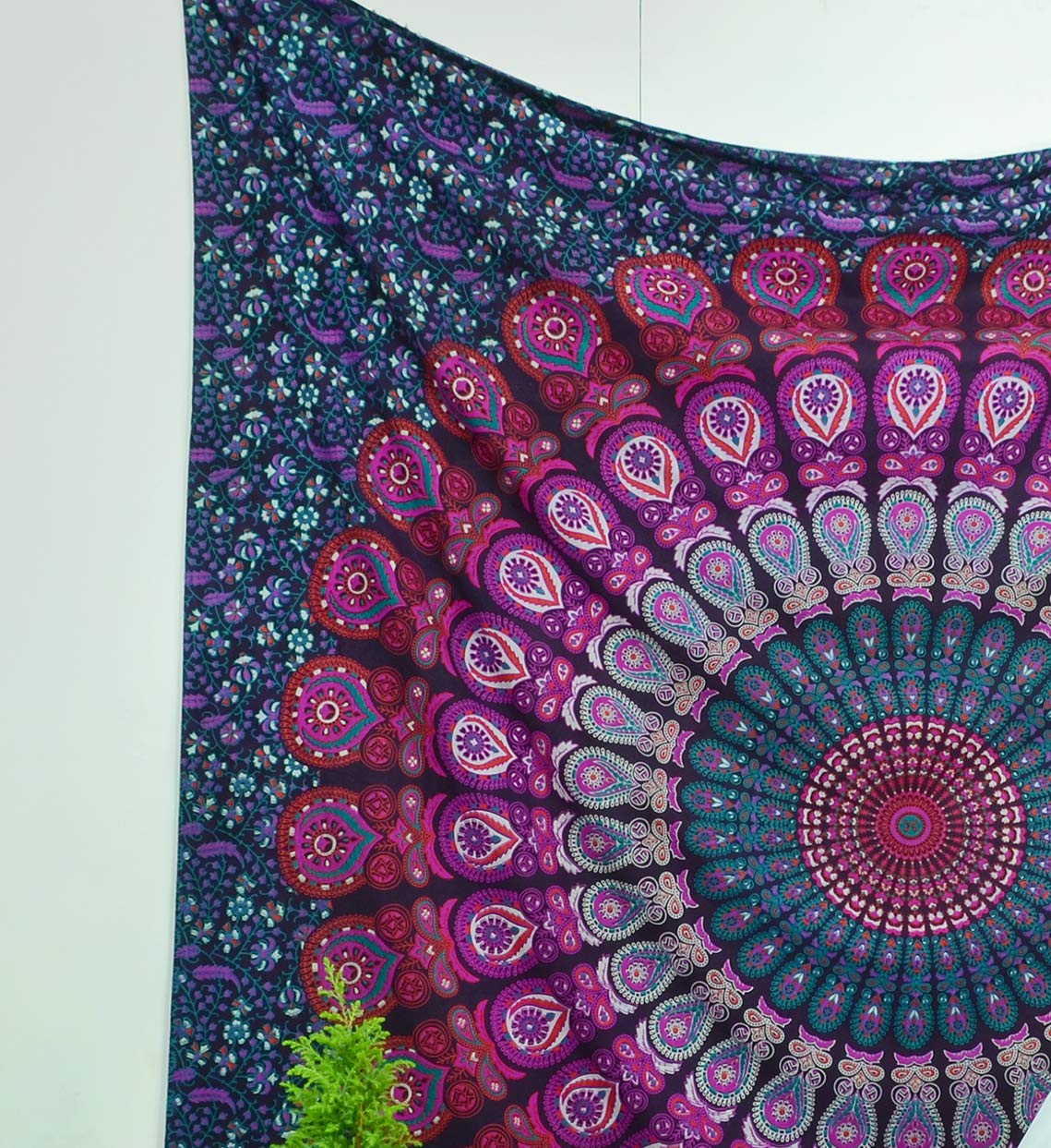 Popular de Bohemia Hippie Psychedelic intrincado diseño Floral colcha indio tapiz pensamiento mágico 84 x 54 pulgadas, (215 x 140cms) azul turquish por artesanía popular, Morado, Twin (215x140)cms