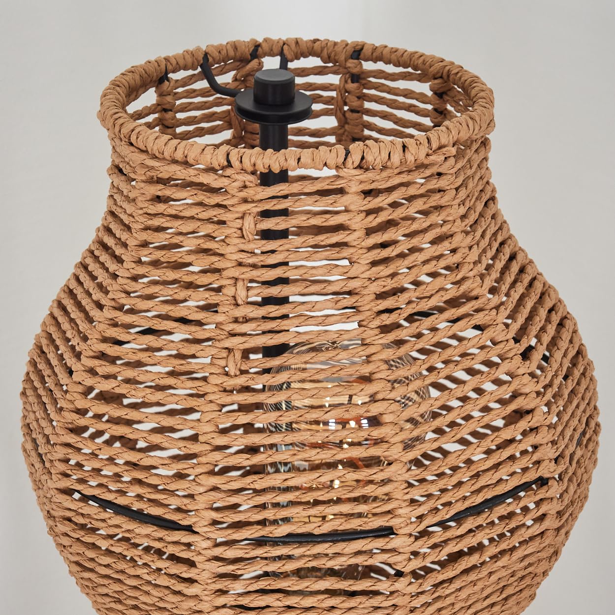 Lámpara de pie HOFSTEIN Cardeira, de diseño escandinavo, estilo boho con pantalla de ratán natural y efecto luminoso, E27, altura 111 cm, interruptor de pie - salón, dormitorio, comedor, pasillo