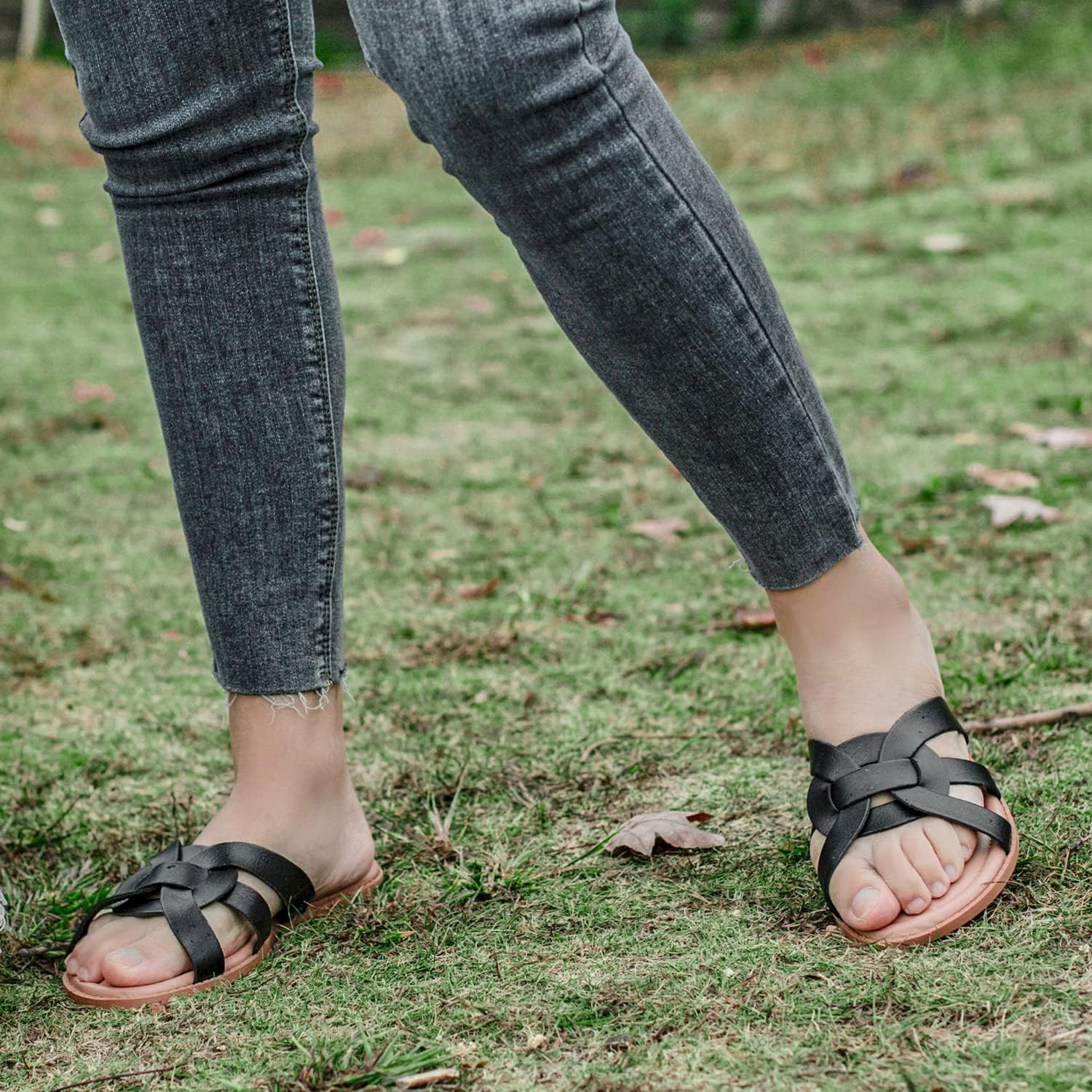 Luoika Women's Wide Width Flat Slides Sandals, Slip on Slide Sandal Casual Comfortable Summer Beach Shoes for Women. - Image 7