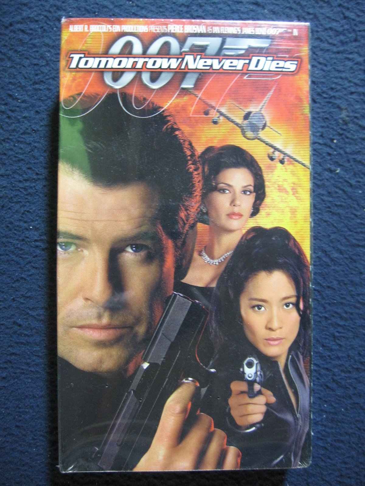 Tomorrow Never Dies [VHS Tape]