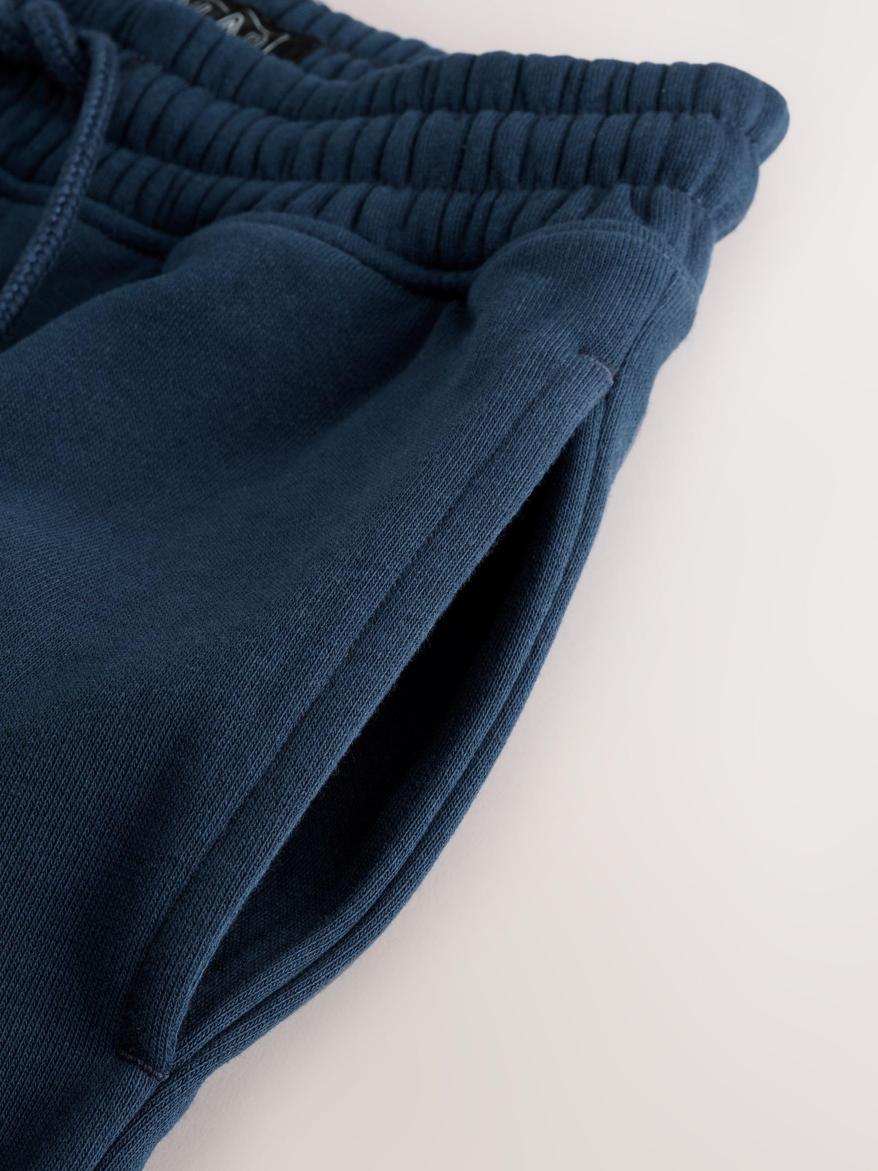 NEXT Niños Pack de 2 Pantalones de chándal Corte estándar