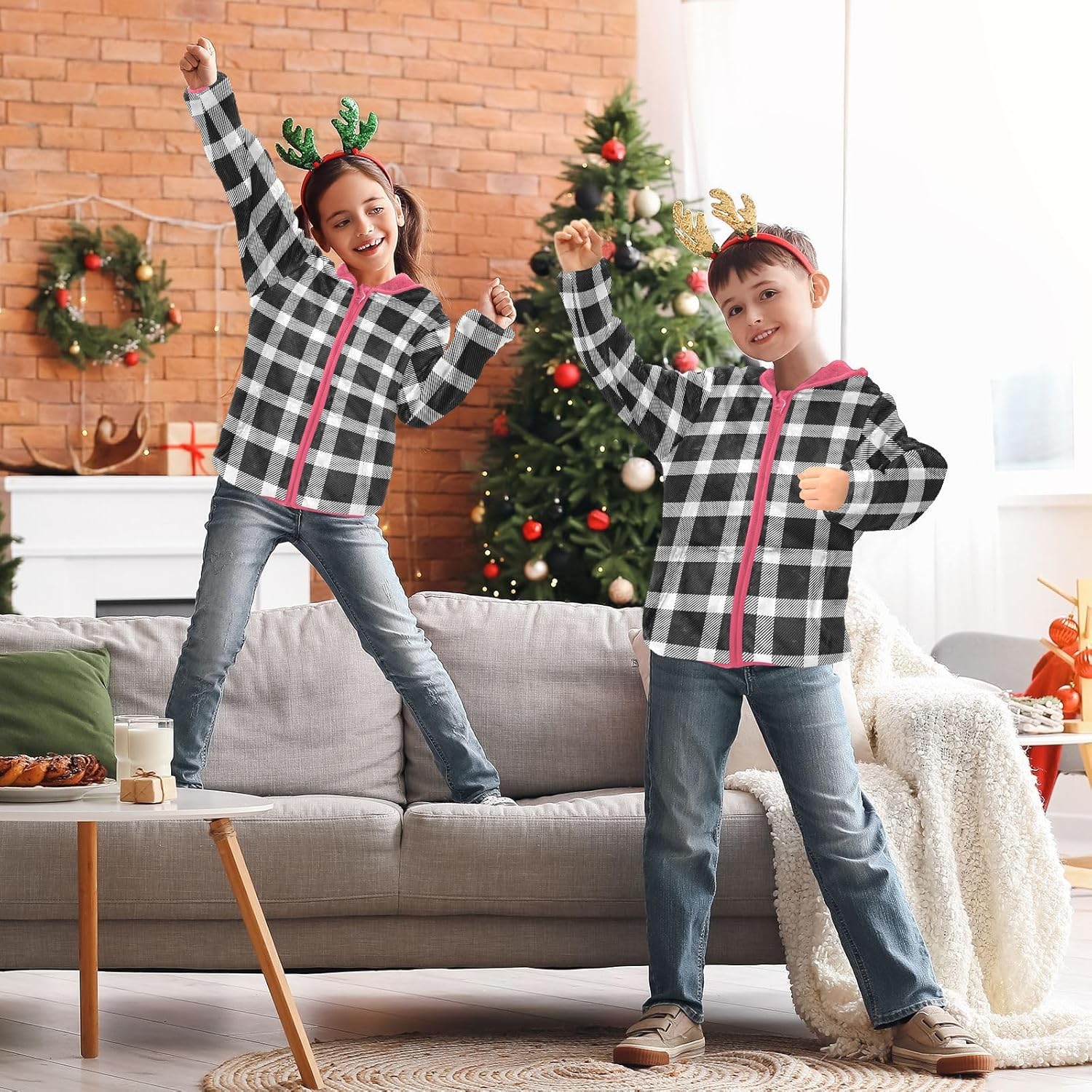 GuoChe Black White Tartan Plaid Girls Sherpa Lined Hoodie