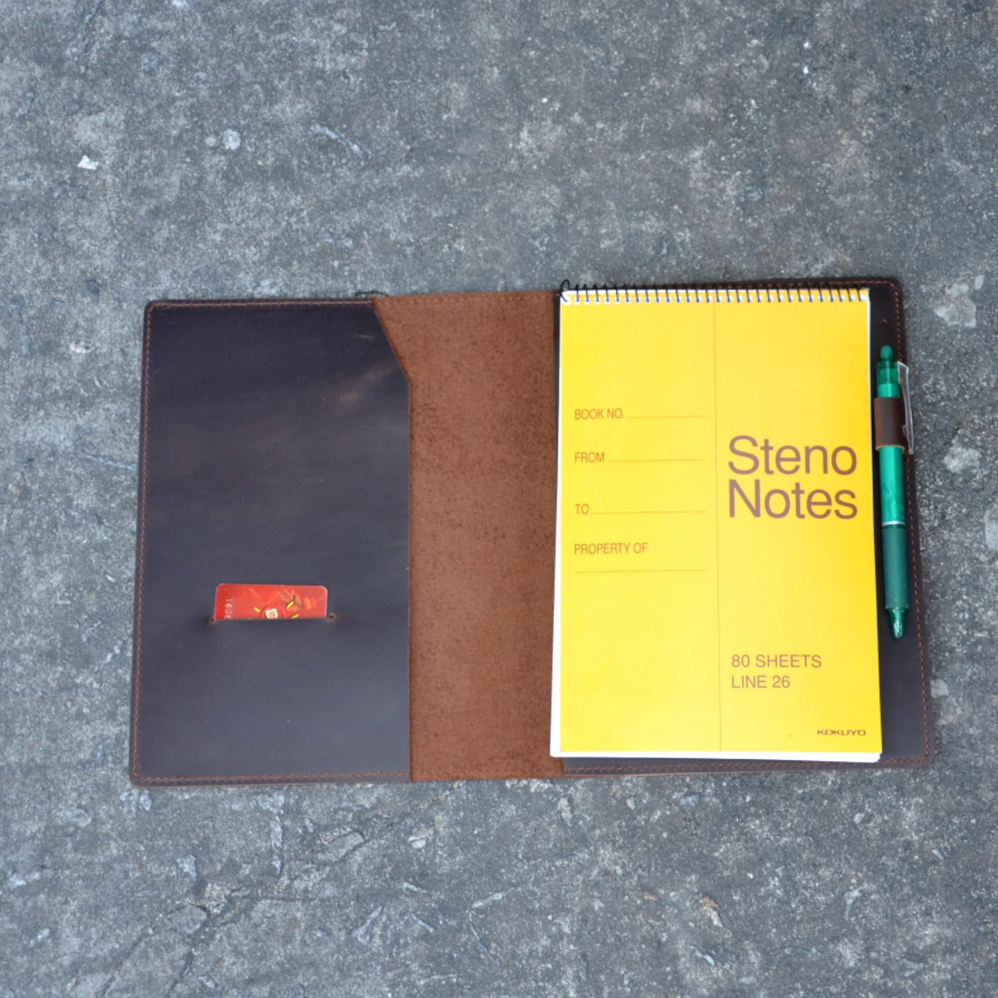 Steno Notes - Funda de cuero compatible con almohadillas Steno en espiral de 6 x 9 pulgadas, cuadernos en espiral de 6 x 8.8 pulgadas, cubierta de piel auténtica A5 con lazo para bolígrafo