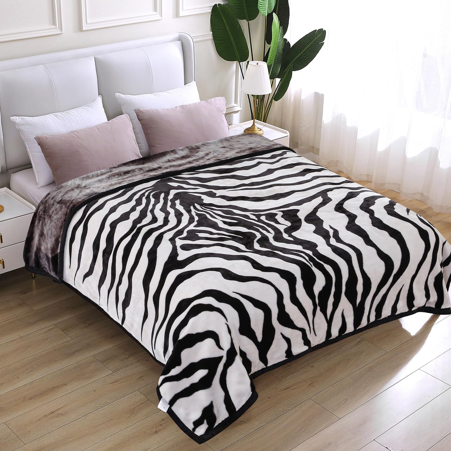 JYK Soft Fleece Bed Blanket King Size 5.7 LB, Korean Style 2 Ply Reversible Fluffy Flannel Blanket Microfiber, Warm Cozy Blanket for Autumn, Winter 83x91 Inches - Black White Tiger/Tiger Stripes - Image 2