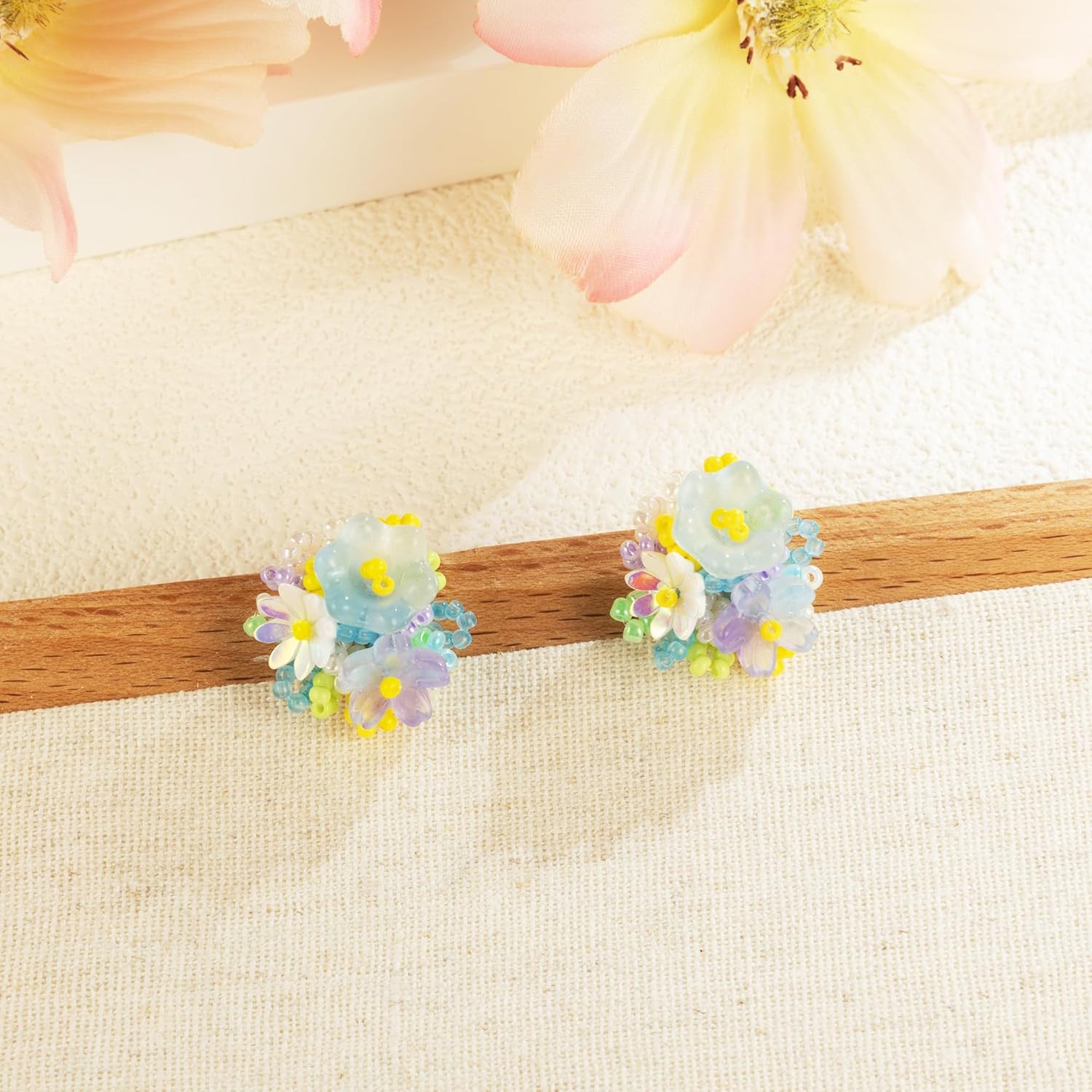 Fashion Beaded Flower Clip On Earrings For Women, Cute Lovely Acrylic Flower Earrings No piercing Earrings - Image 3