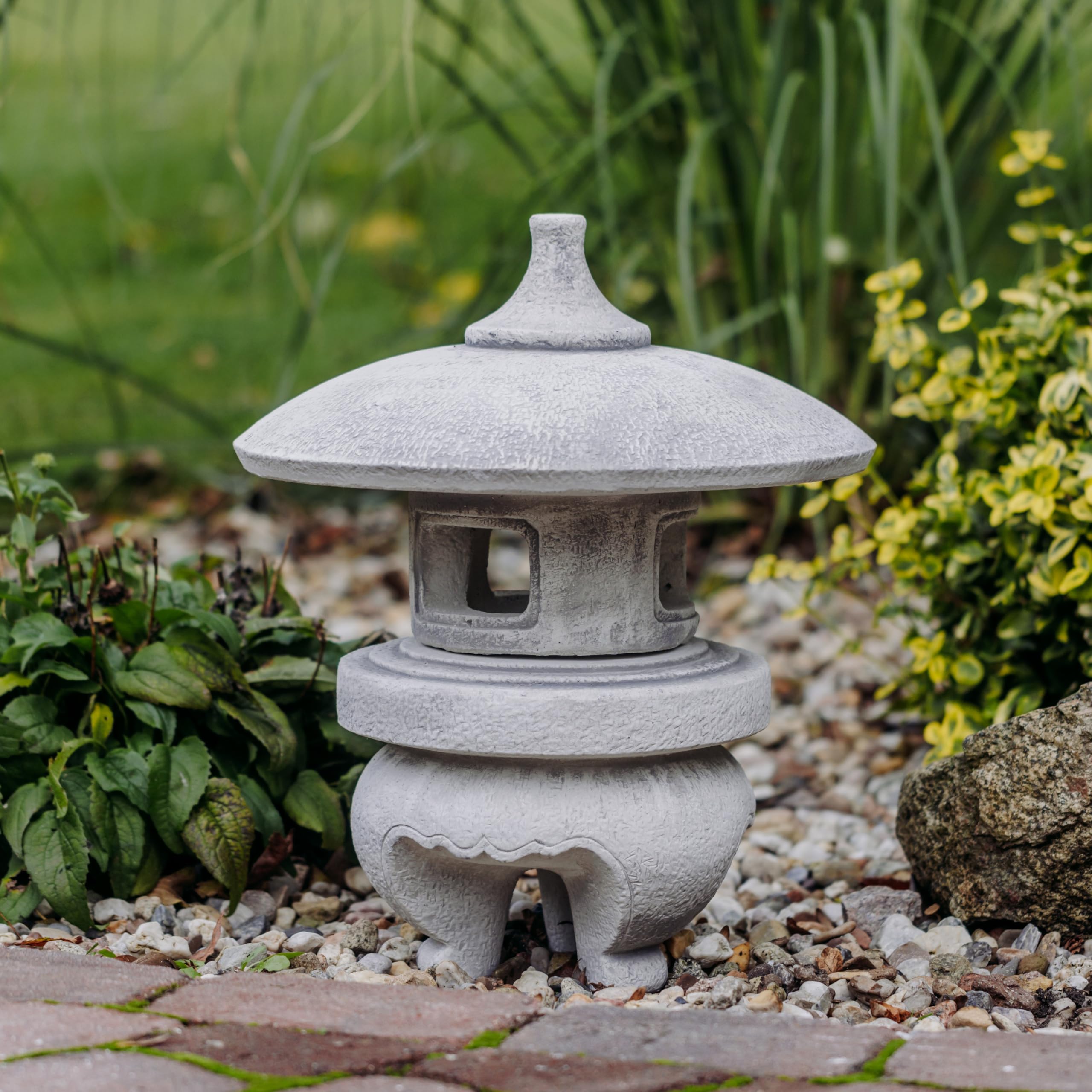 Lanterne japonaise pagode en pierre de lave de 80 cm