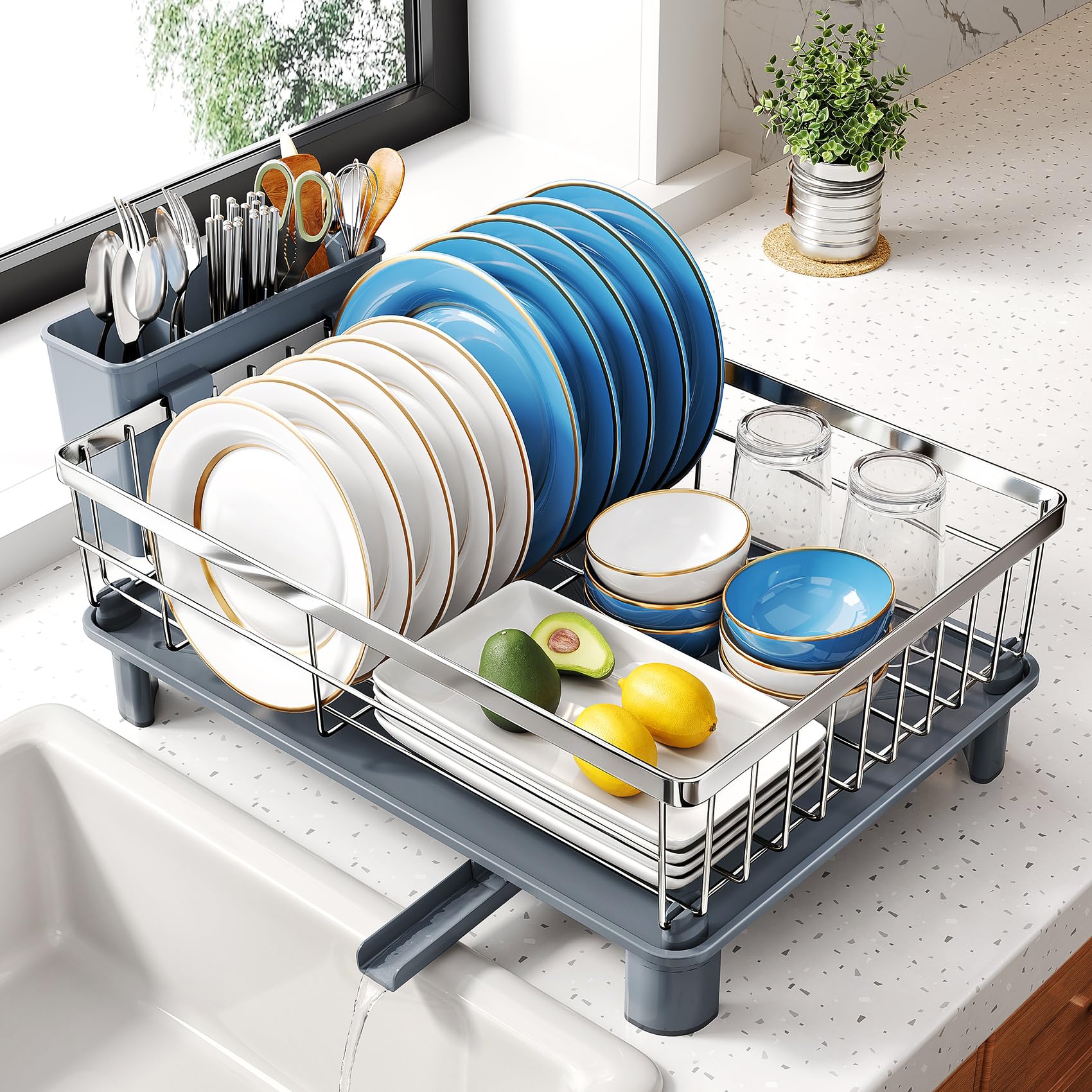 SNTD Égouttoir à vaisselle pour petit comptoir de cuisine, 27,9 cm de large x 38,1 cm de long, argenté | Gain de place, bec rotatif et égouttoir incliné pour un drainage rapide, en acier inoxydable, porte-ustensiles amovible
