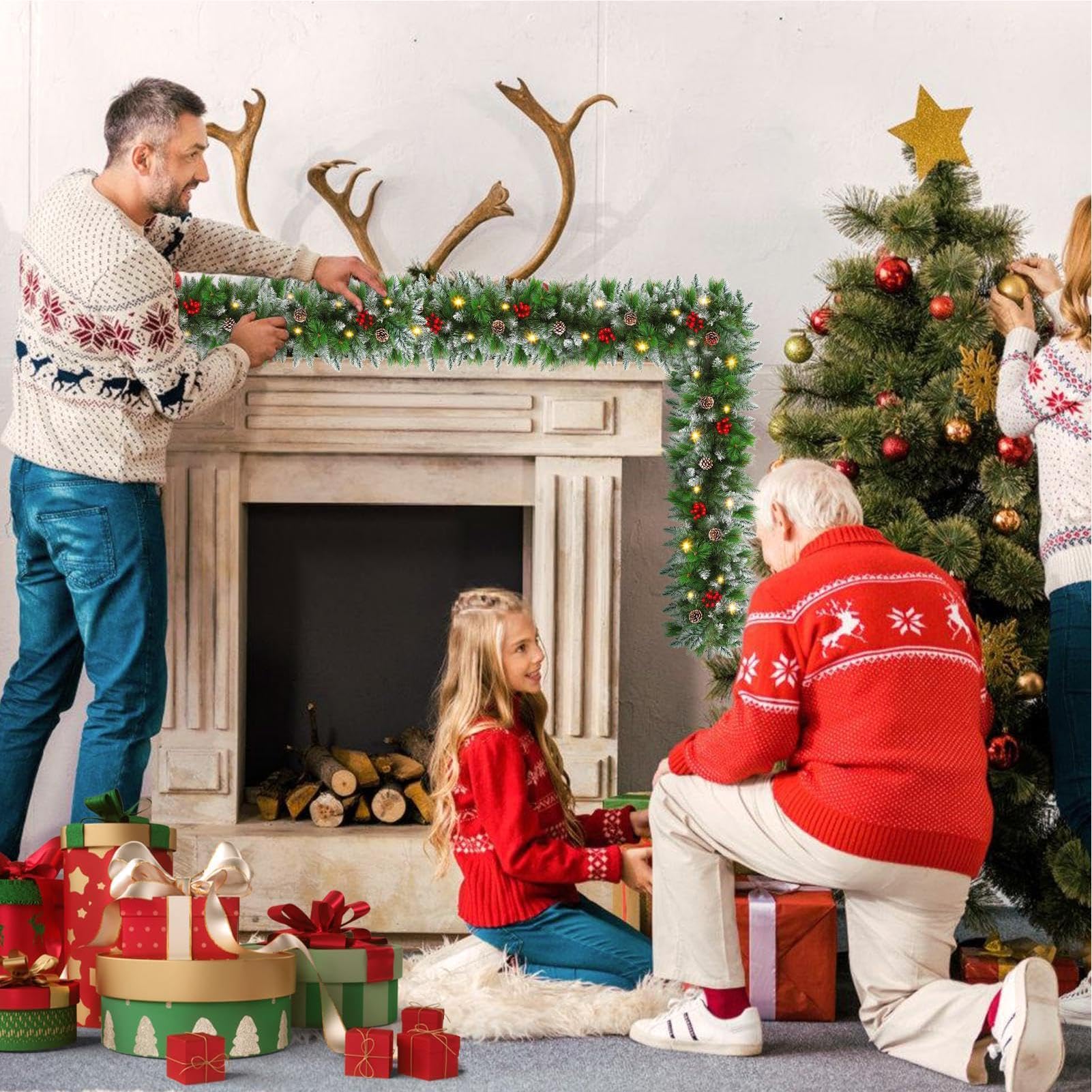 Weihnachtsgirlande mit Lichtern, weihnachtliche Zedernzweig-Rattan