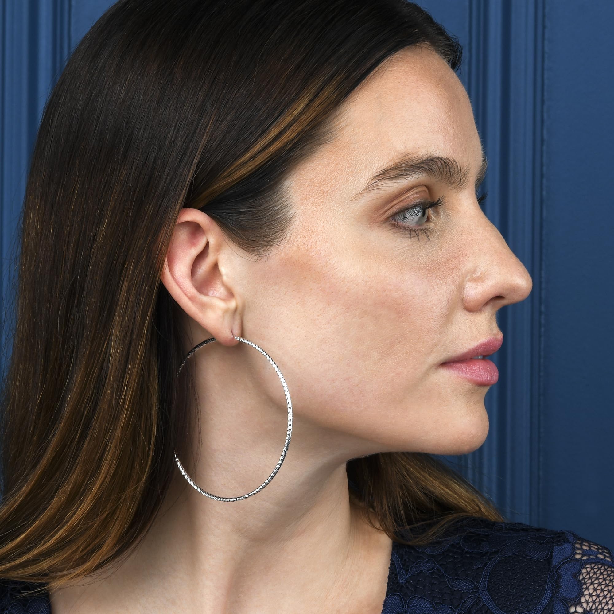 Diamond Treats Pendientes de aro de plata de ley 925 para mujeres y adolescentes, aro de plata con corte de diamante para mujer, pendientes de aro de plata 925 brillantes en varios tamaños, joyería