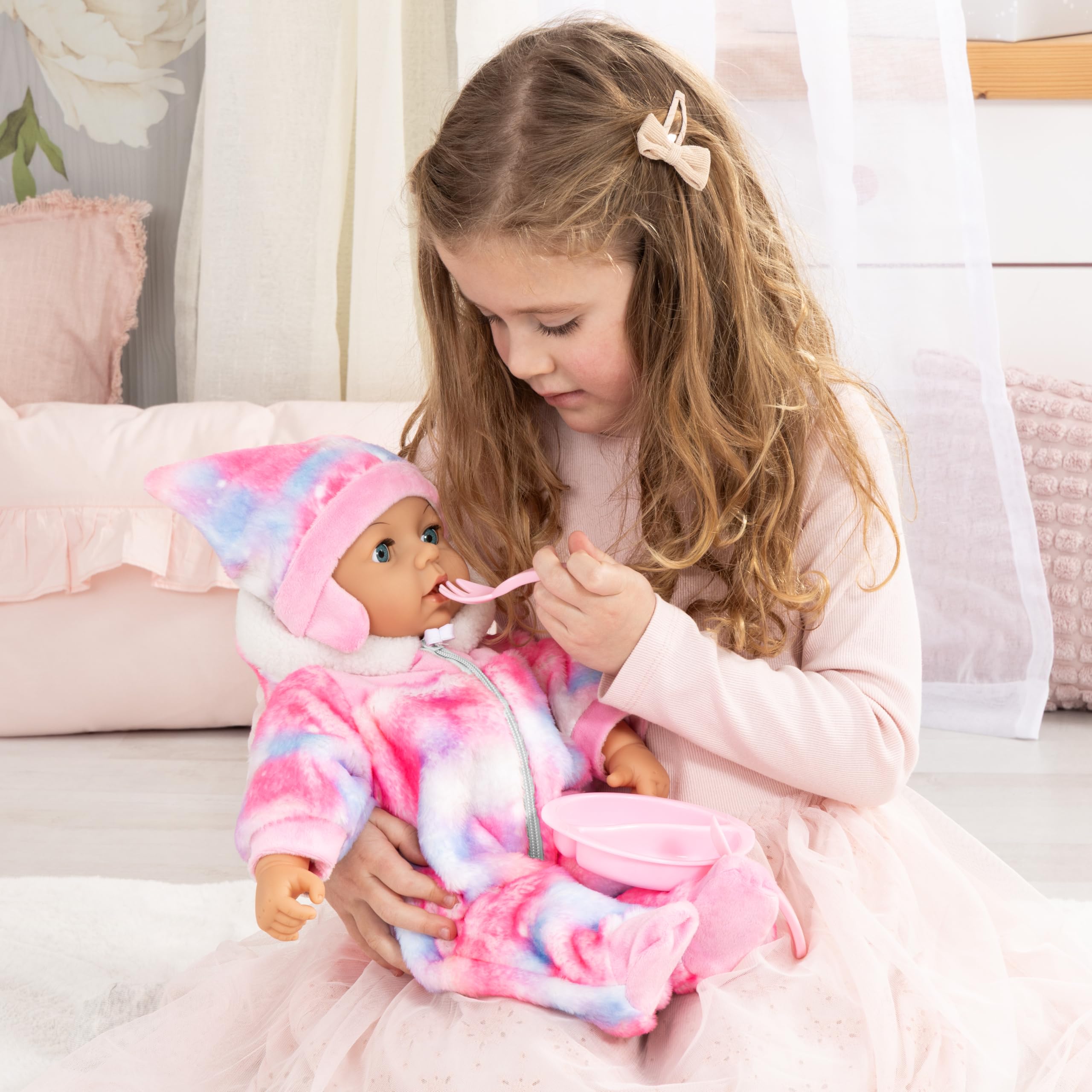 Bayer Design Interaktive Puppe Piccolina Magic Eyes, 46 cm mit Zubehör | Funktionspuppe, bewegt den Mund, blinzelt mit den Augen, sprechend, weicher Körper, Schnuller, Flasche und viel Zubehör
