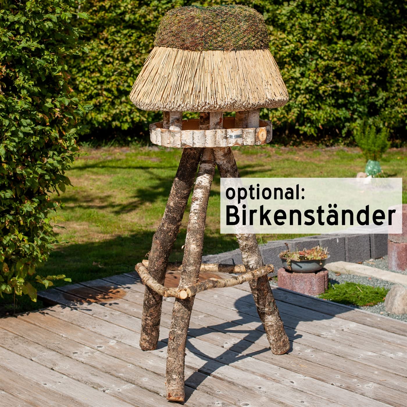 VOSS.garden Ovales XL Vogelvilla Pellworm mit Reetdach, Naturbelassene Birke 37x52cm große Futterplatte, Vogelhaus Futterstation Vogelhäuschen Futterhaus