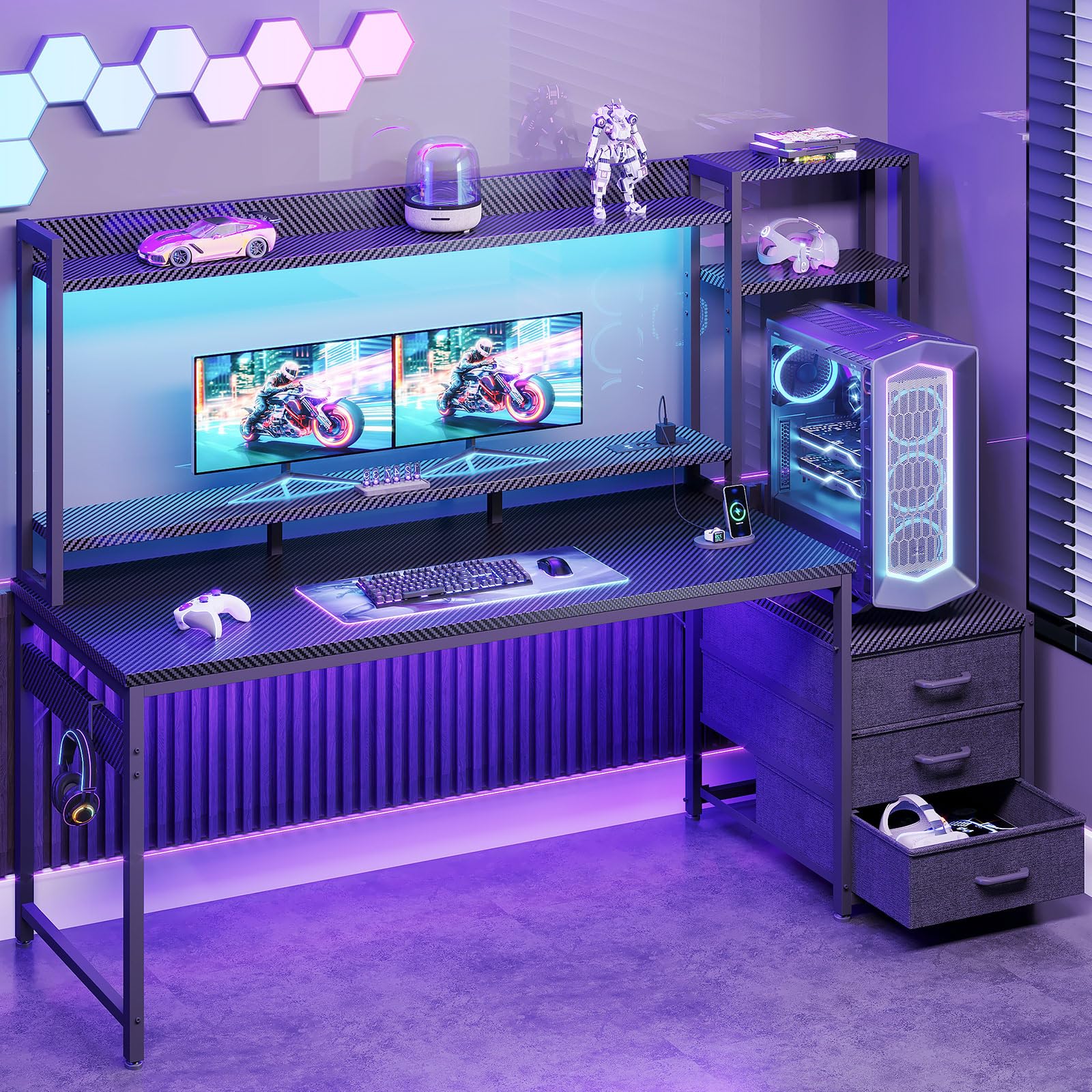 Coleshome Scrivania Gaming con Libreria e Cassetti, Tavolo Gaming con Illuminazione LED & Presa di Corrente, Scrivania Computer con Ripiani di Archiviazione (Nero Fibra di Carbonio, 161×48 cm)