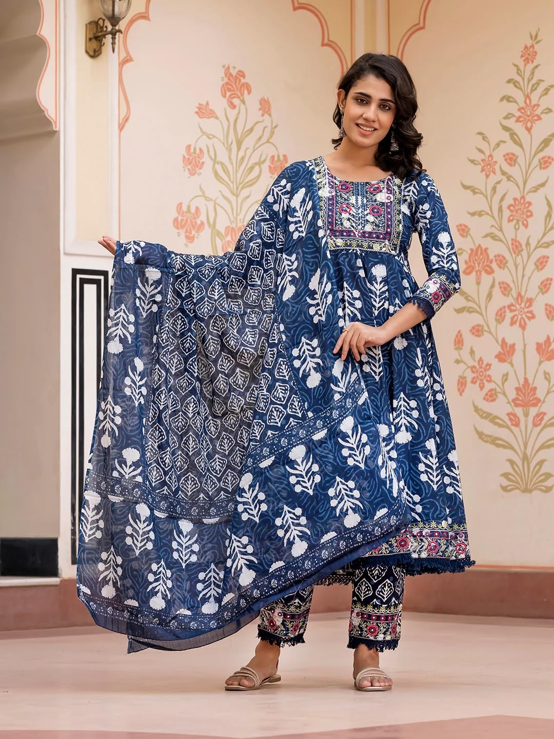 INDACORIFY Indisches Kurti aus bedruckter Baumwolle, schönes Kleid mit Blumendruck und Dupatta-Hose für Damen in Übergröße, Anarkali-Anzug