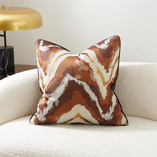 THE-TINOART Fundas de almohada decorativas de 18 x 18 pulgadas, color marrón dorado, moderno, suave terciopelo camel, funda de cojín decorativa para