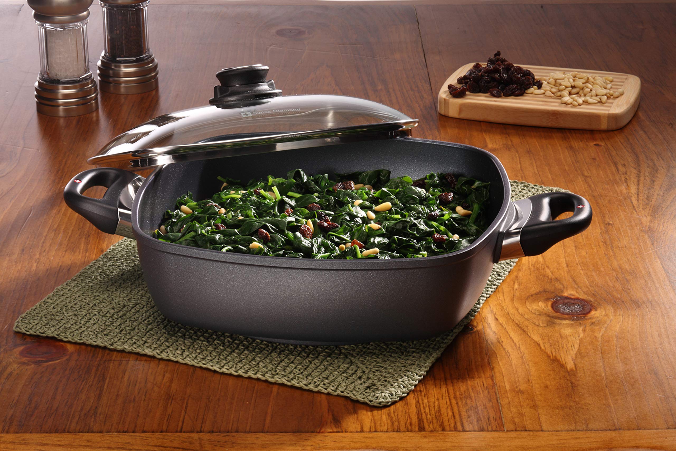 Amazon｜Swiss Diamond スクエアキャセロール IH非対応 28cm｜両手鍋  
