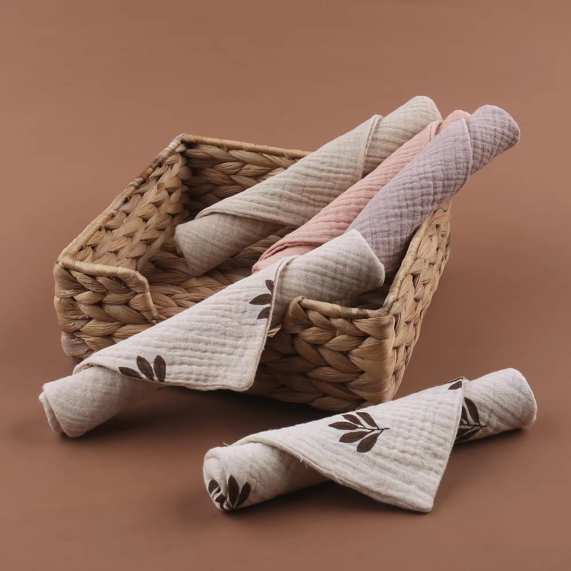 Aloonii 5 Pack Luxury Muslin Squares, Floral - Image 3