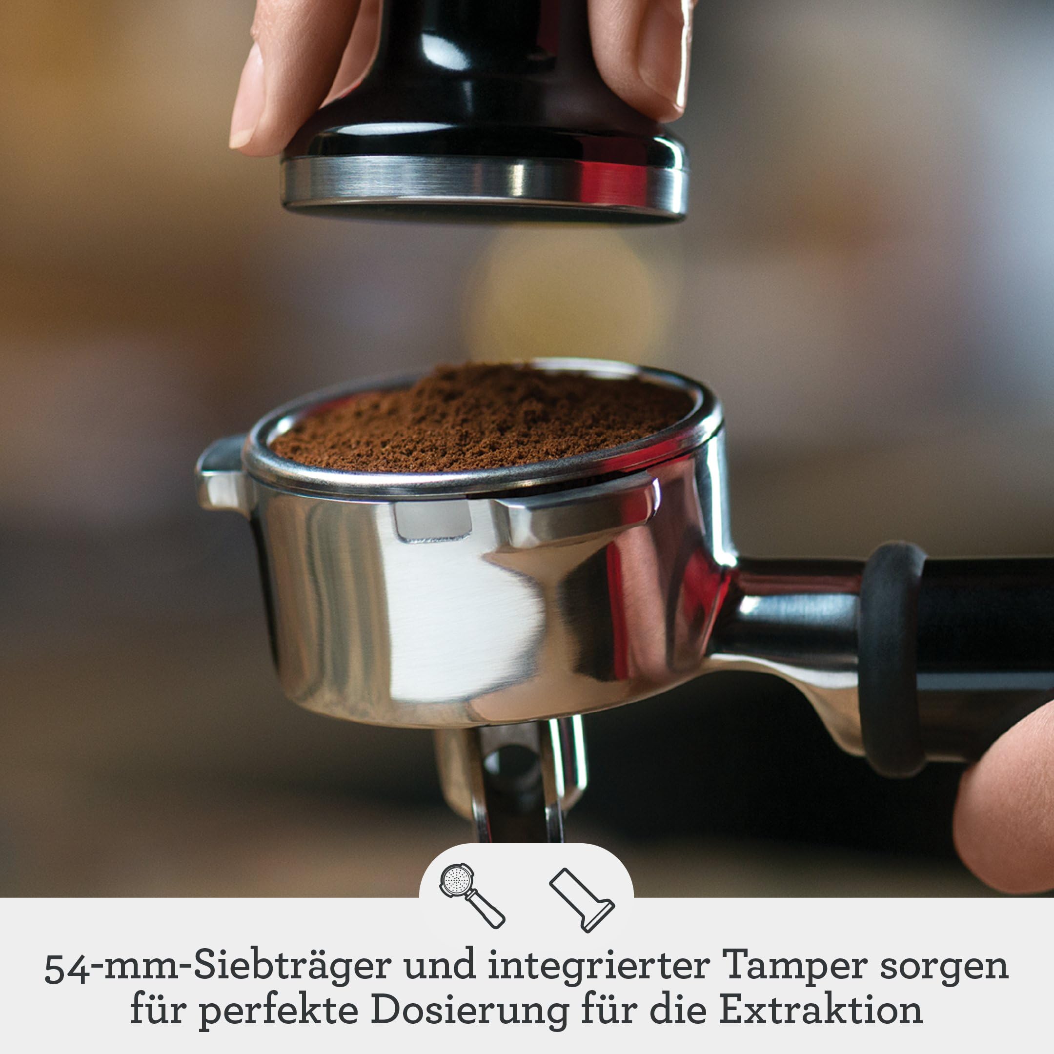 Sage - The Barista Touch - Kaffeemaschine mit automatischem Milchaufschäumer & integriertem Mahlwerk - Touchscreen, abnehmbarer Tamper, 5 Voreinstellungen - Siebträgermaschine - Gebürsteter Edelstahl