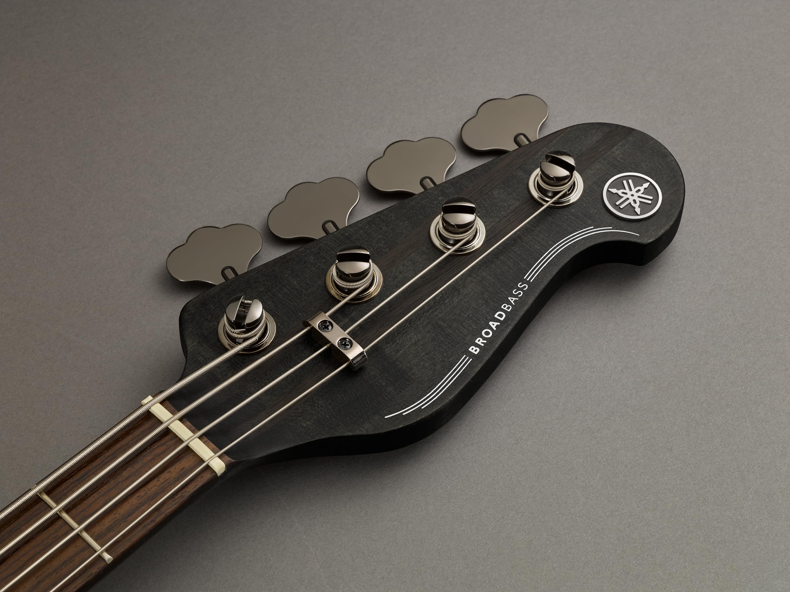Yamaha BB Series Bass Guitar : Amazon.ca: Musical Instruments