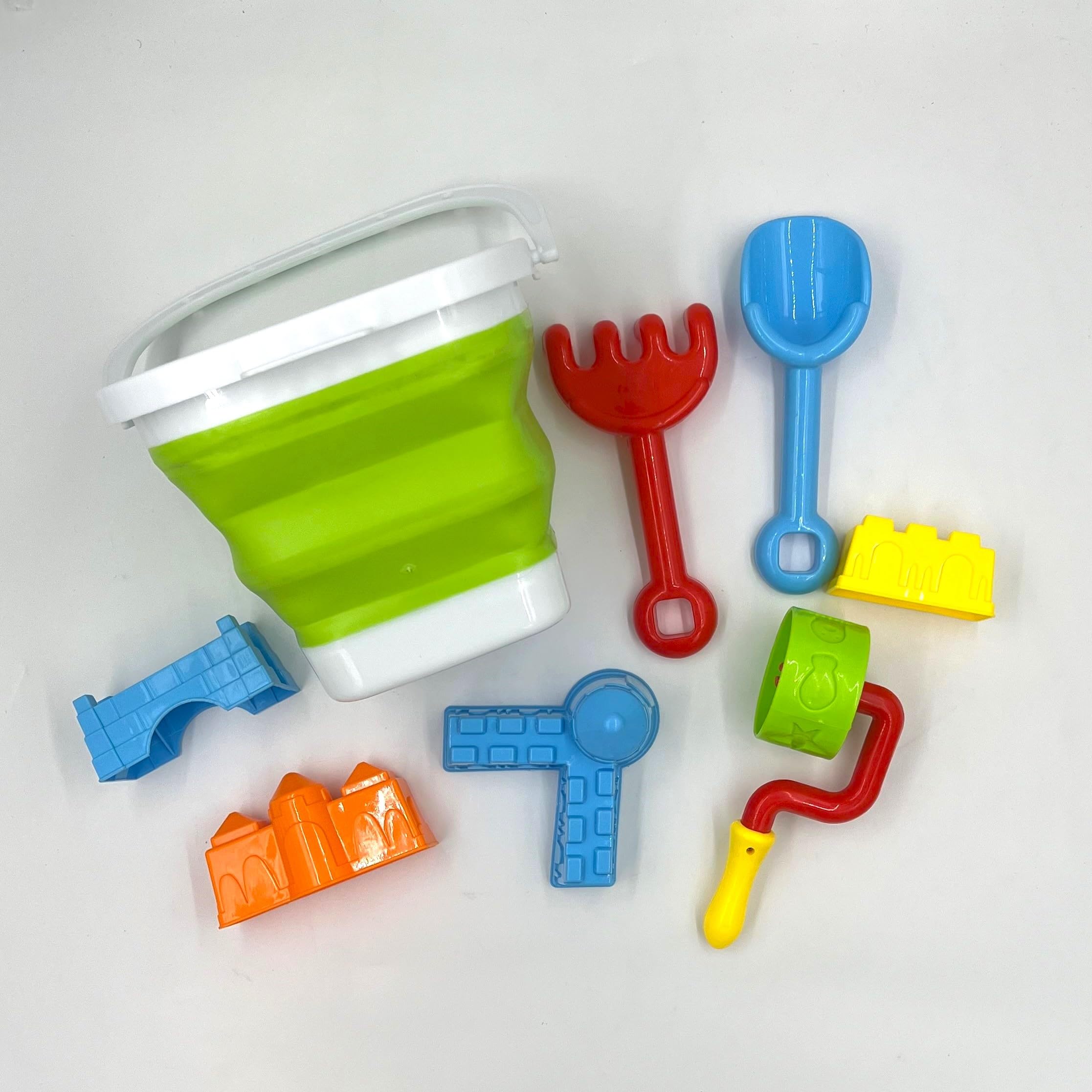 VIOCollapsible Silicone Beach Set, Foldable Fun Toys for Sandbox Backyard Sandpit Beach Splash Area with Bucket Molds Rake Shovel, Sand Toys for Toddler Kids Boys Girls, Great Gift (Green White)