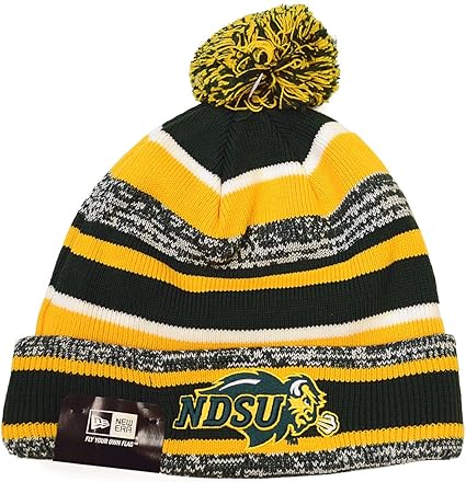 Cuffed knit hat with pom Outlet