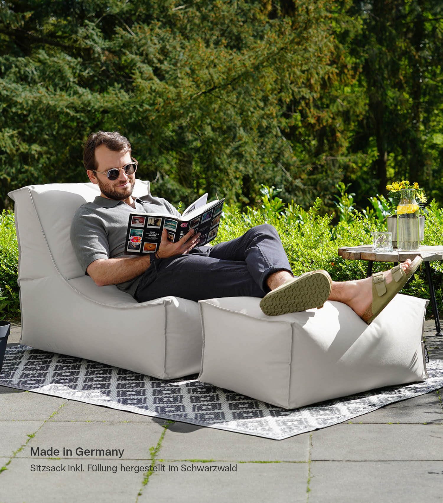 mokebo Sitzsack mit Hocker für Kinder & Erwachsene 'Der Sundowner', Bean Bag mit Füllung oder Bodenkissen für Indoor & Outdoor, auch als Liegekissen, Relaxliege oder Liege in Grau