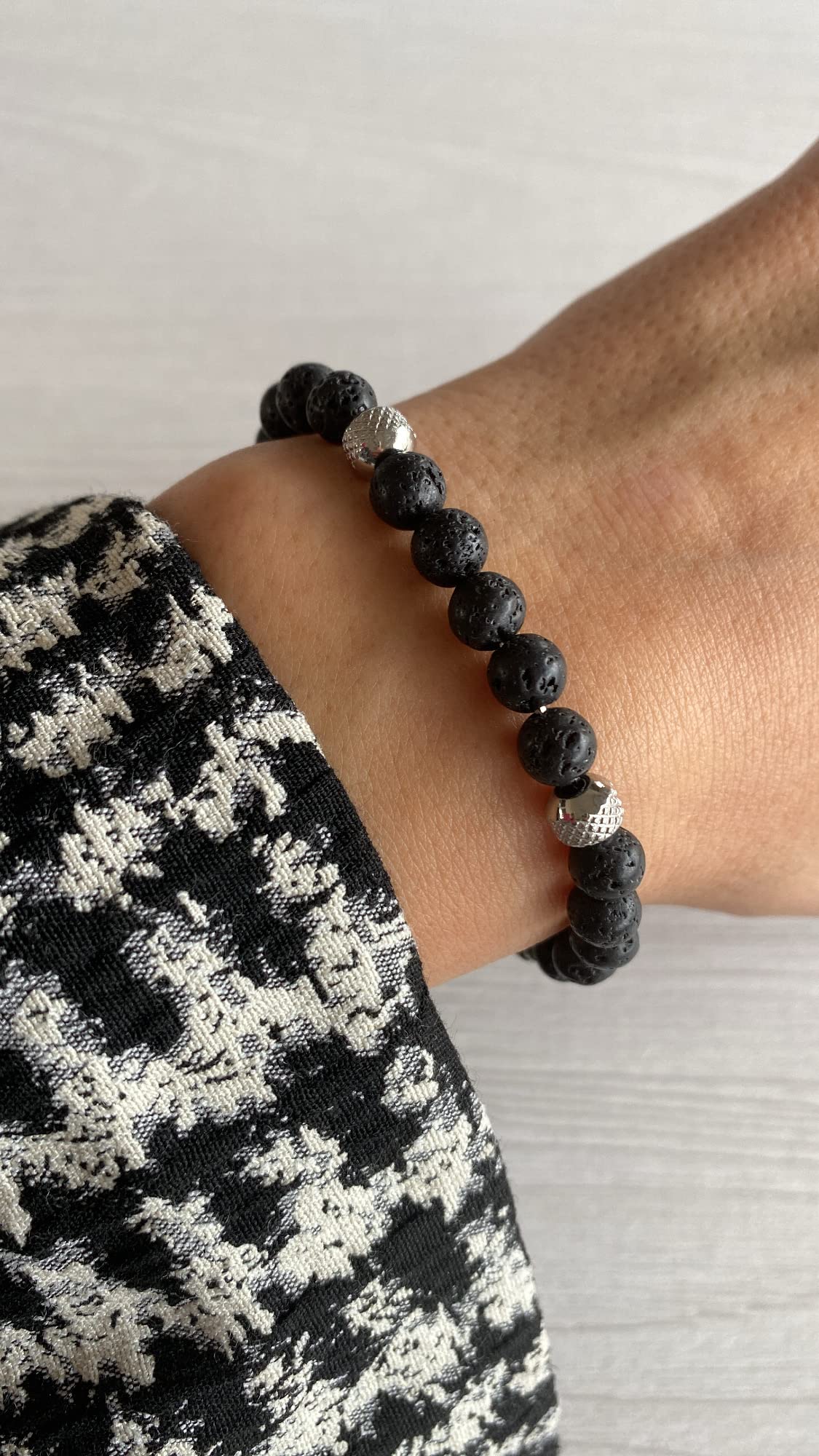 10:10 Bracciale con pietra lavica, beads in acciaio inox, bracciale resistente prodotto in Italia