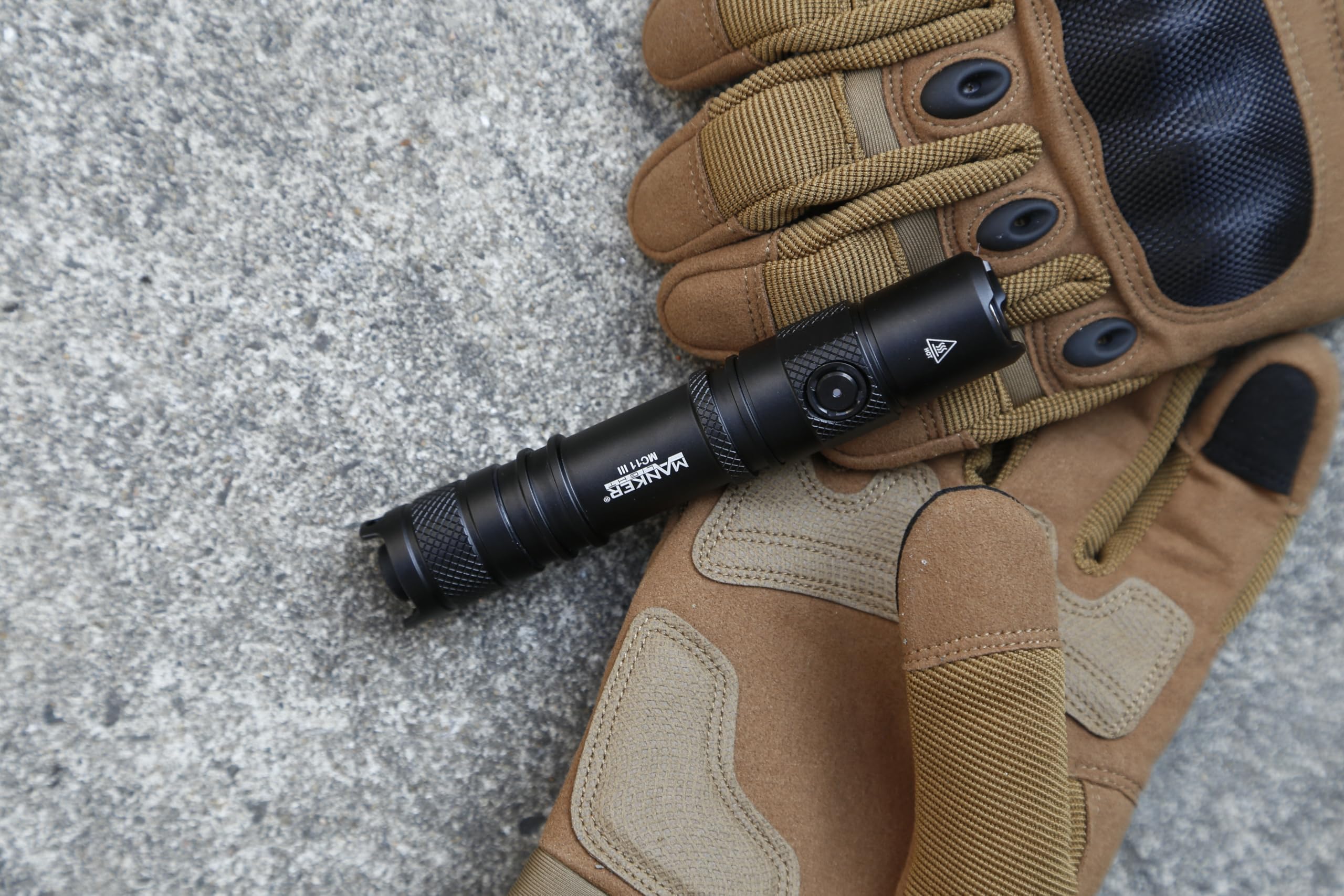 Amazon.co.jp: MANKER MC11 III タクティカル懐中電灯 1400ルーメン 超