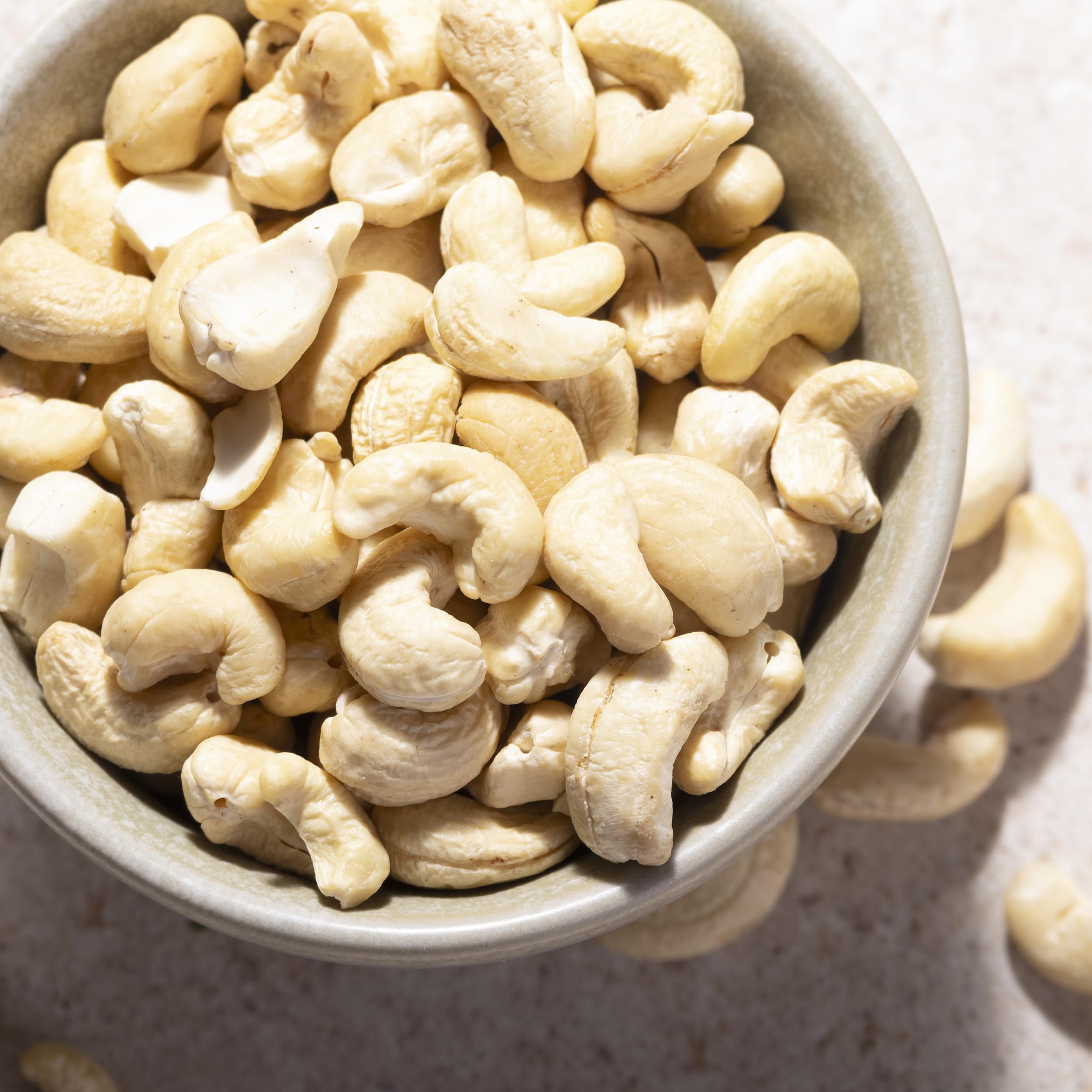 Wholefood Earth Organic Cashew Nuts Whole – 1 kg | Raw | GMO Free | Vegan | High Fibre | Source of Protein | Certified Organic