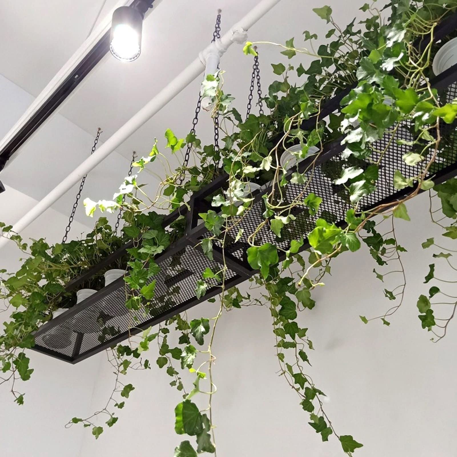 Stylowa czarna pływająca półka sufitowa, montowana na ścianie i suficie, wisząca donica na rośliny i kwiaty, idealna do barów, ogrodów, na balkon (140 x 25 x 15 cm)