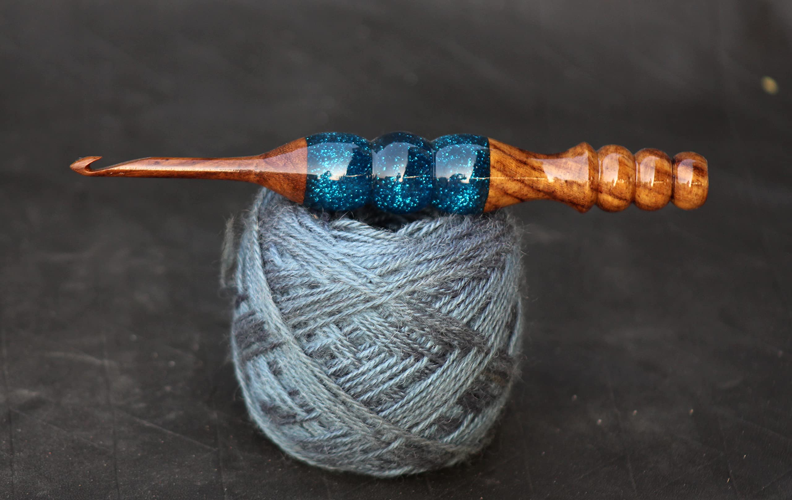 Merit wooden craft Handcrafted Resin epoxy & Wood Mix Crochet Hooks Ergonomic Soft Handle Needles Knit Weave Craft Yarn Different Size, Crochet Hooks(3.5mm) in use