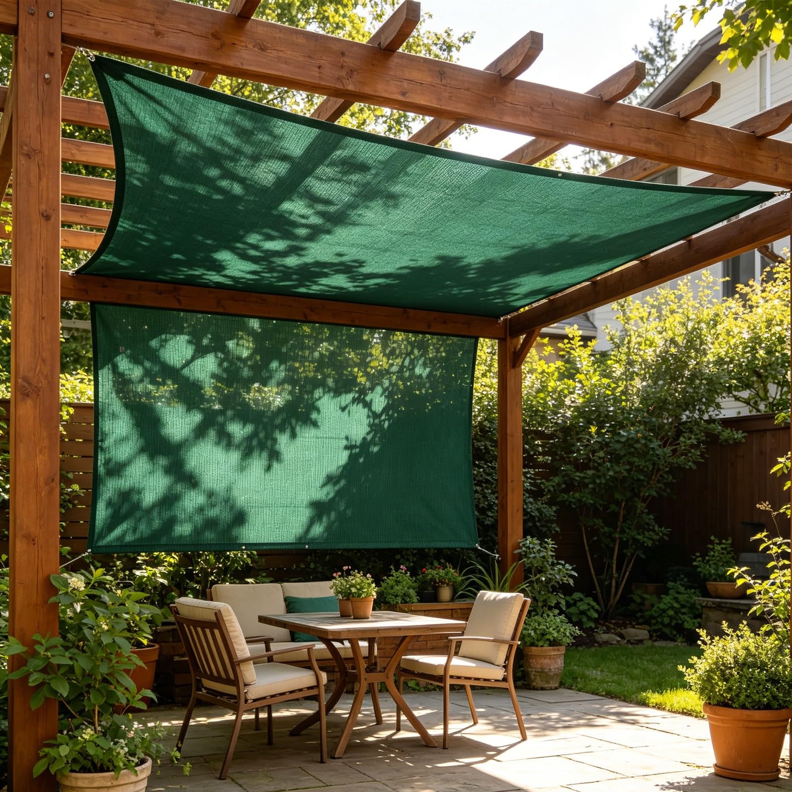 Toile d'ombrage 230x300 cm en HDPE vert 220g avec oeillets de fixation pour extérieur