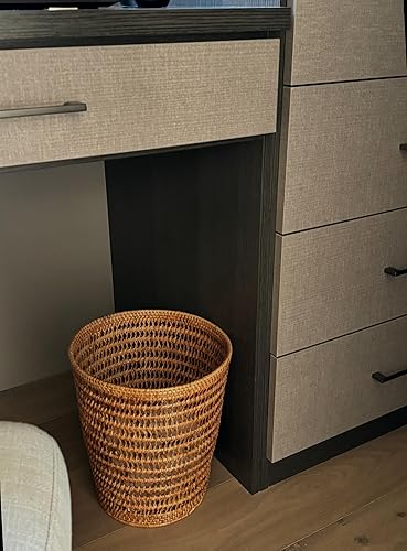 Miniatura 5 de Kouboo 1030059 La Jolla - Cesta de basura redonda de malla de ratán, 11 x 11 x 12 pulgadas, marrón miel