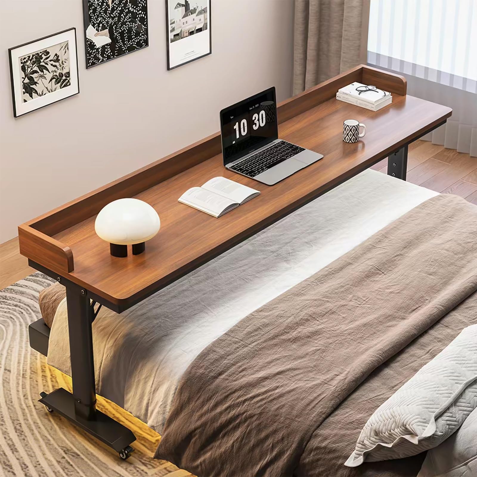 Regulowany stolik do łóżka na kółkach, wózek na laptopa z litego drewna z ciężkimi metalowymi nogami, wszechstronne biurko nocne do sypialni i salonu (130 x 50 cm x 68 cm)