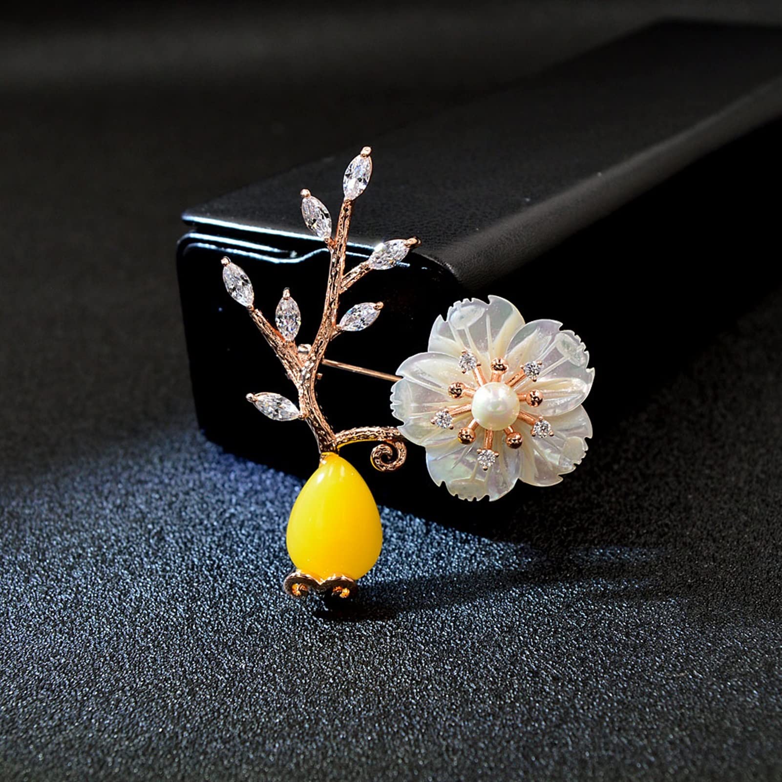 Frauen Brosche Pins Zirkonia Muschel Blume Stein Vase Broschen für Frauen Elegante Hochzeit Pin Brosche Pflanze Modeschmuck 2 Farben Modebroschen (Metallfarbe: Gelb)