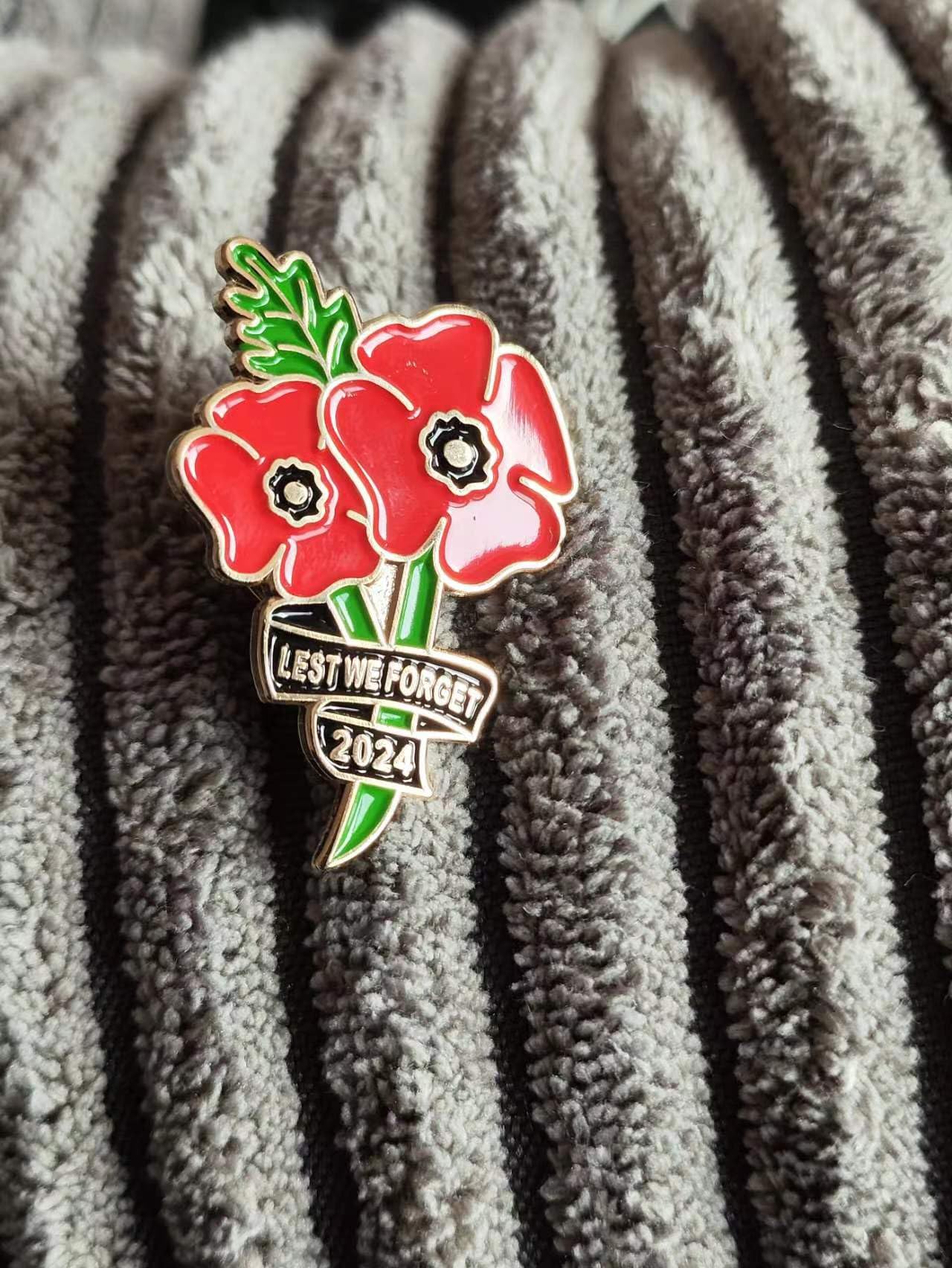 2pcs Remembrance Day Pin Badge 2025 Brooch Lest We Forget Pin Badge Brooch Decorations Gifts Memorabilia, Red, 3 cm x 3 cm x 1 cm - Image 3