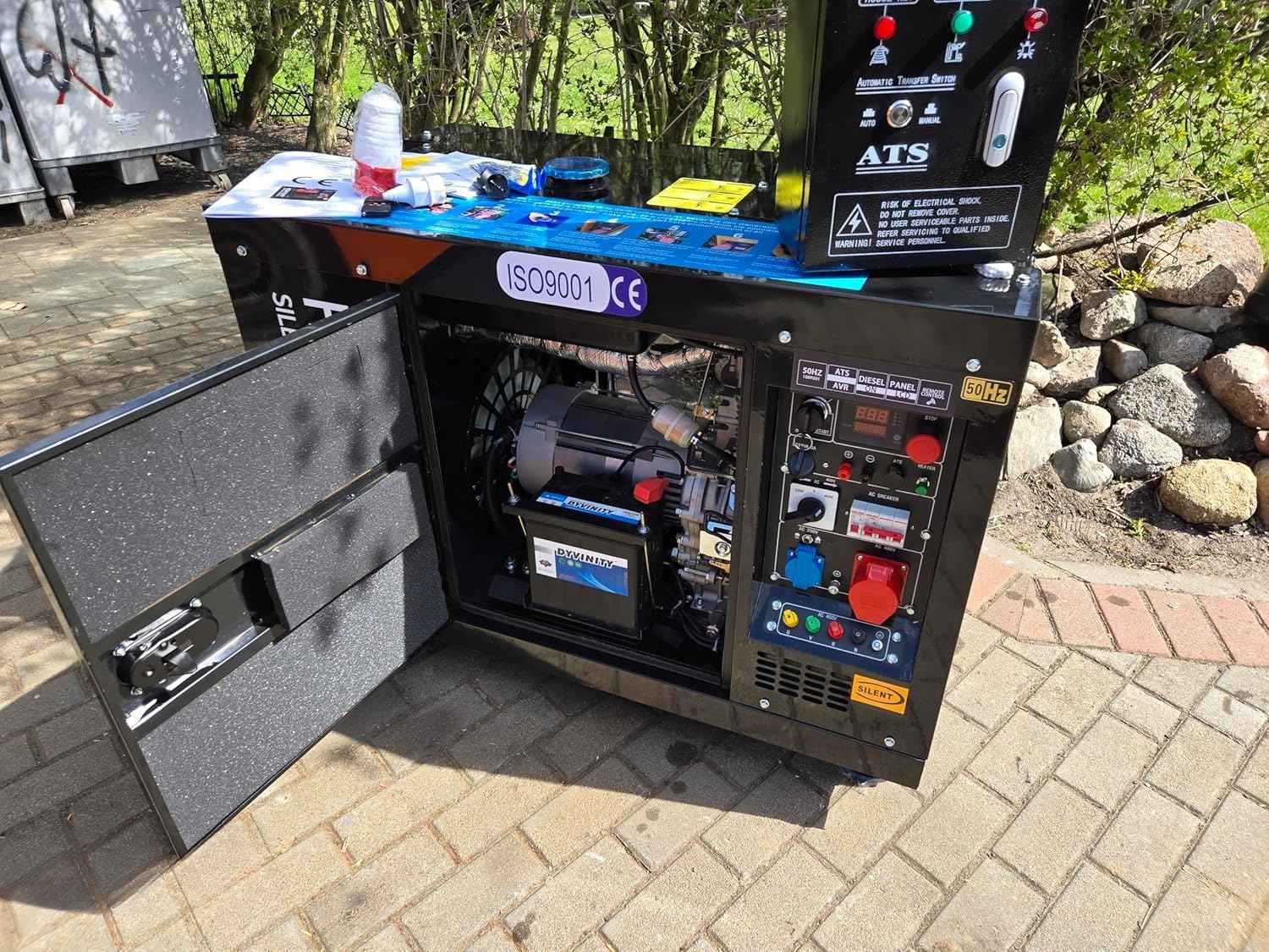 WITKOWSKI Generador diésel 8,5 kVA de corriente de emergencia 230 V/400V | Generador con regulador de voltaje AVR, arranque eléctrico, conector ATS, control remoto, bobinado de cobre KDE8500DP