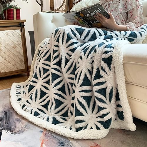 Miniatura 7 de LOMAO  Manta de vellón sherpa, suave y esponjosa de doble faz para sillón, sofá o cama (azul marino, 51 x 63 pulgadas)