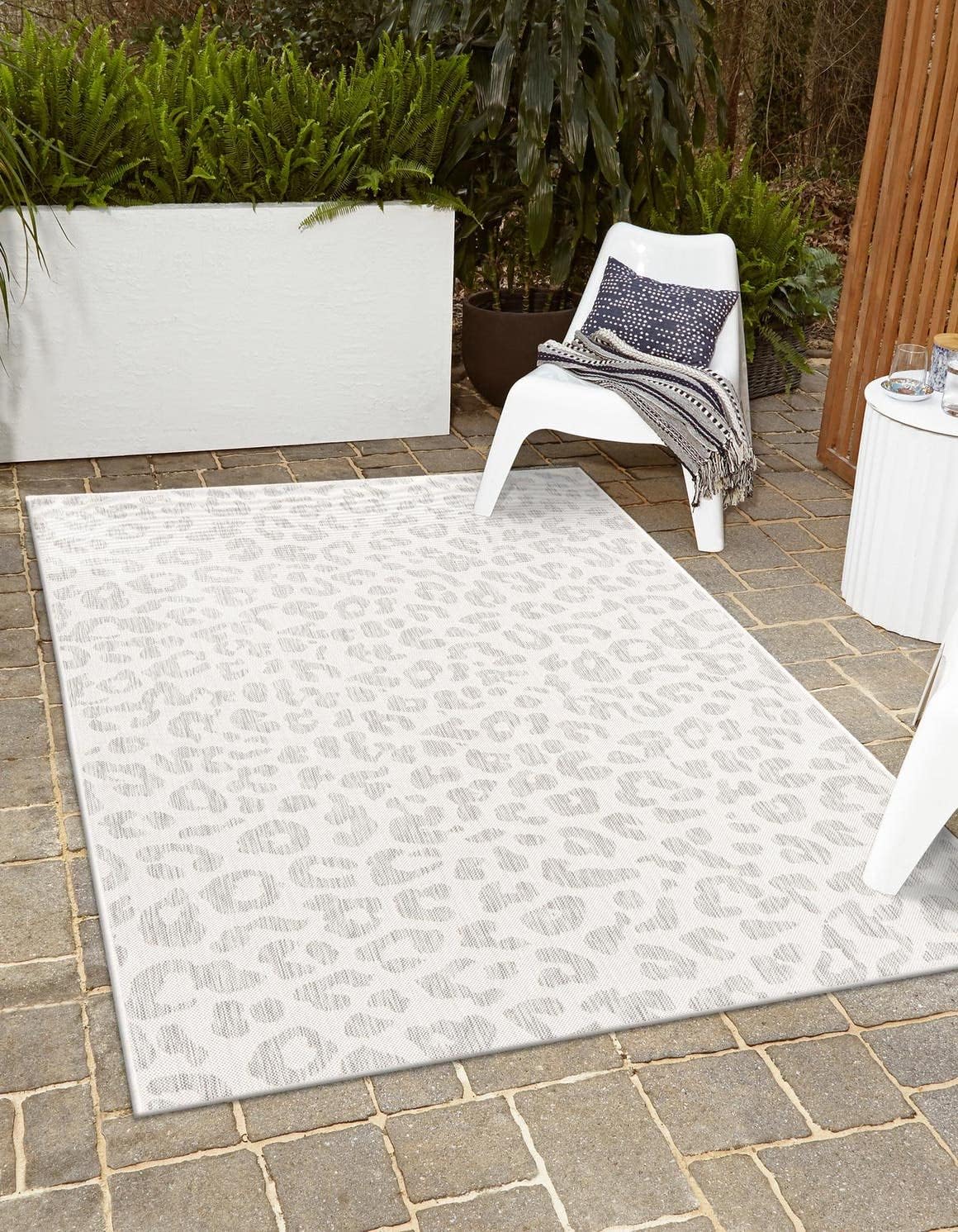 Unique Loom Outdoor Safari Collection Area Rug - Leopard (2' 2" x 3' 1" Rectangle, Ivory Gray)