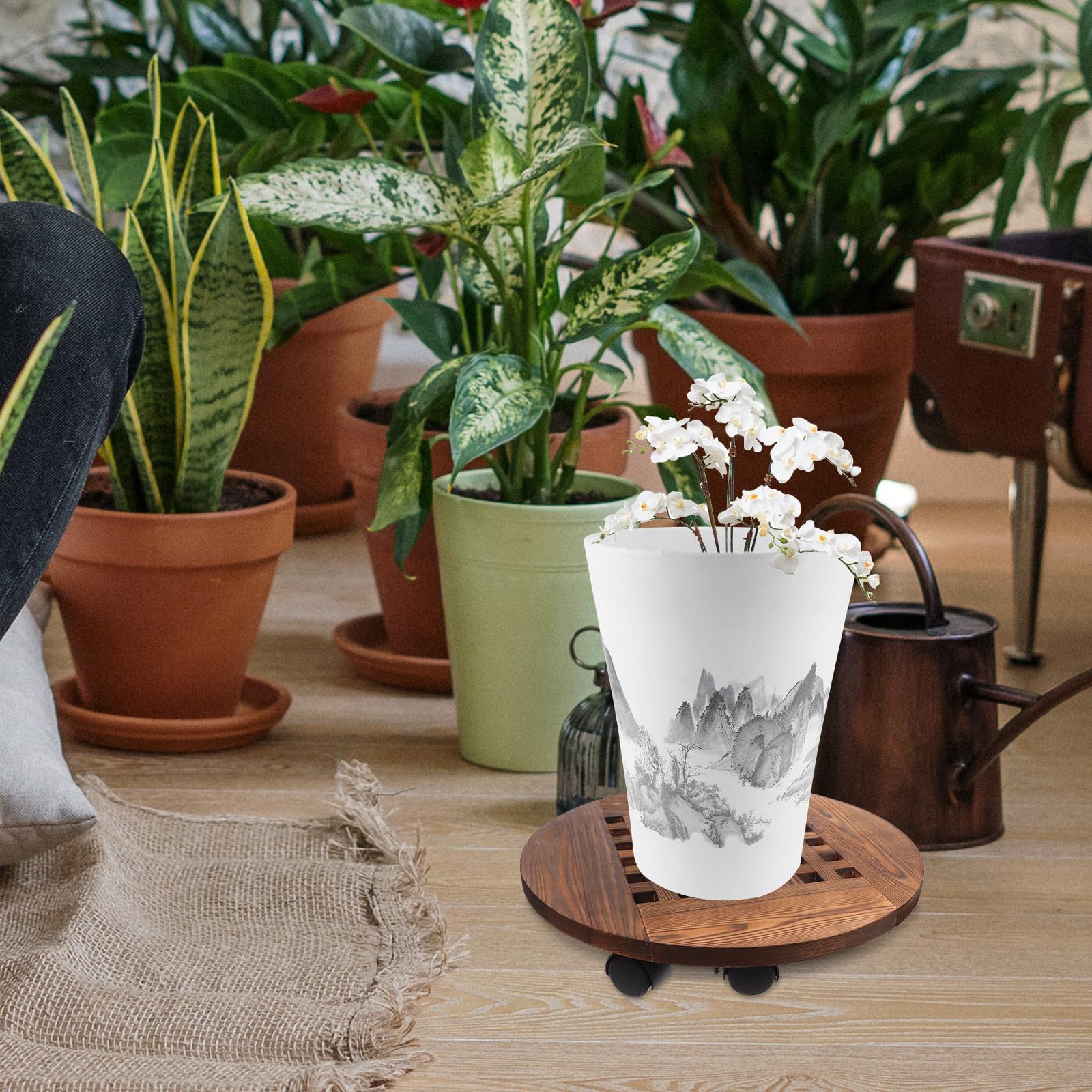 Chariot Roulant pour Plantes en Bois Marron, Plateau Rond Mobile Supportant Jusqu'à 100kg, pour Pots et Bacs à Plantes en Intérieur et Jardin