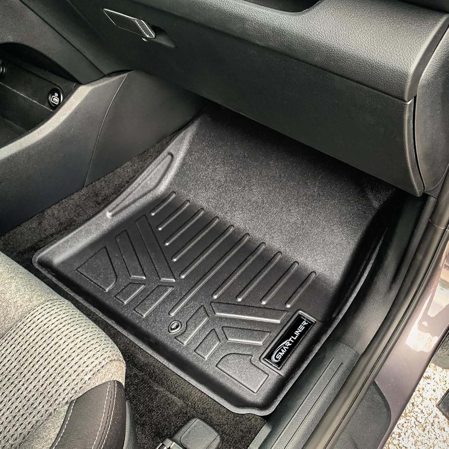 SMARTLINER Custom Fit All Weather 1st Row Floor Mat Liner Set Compatible with 2021-2023 Hyundai Santa Fe