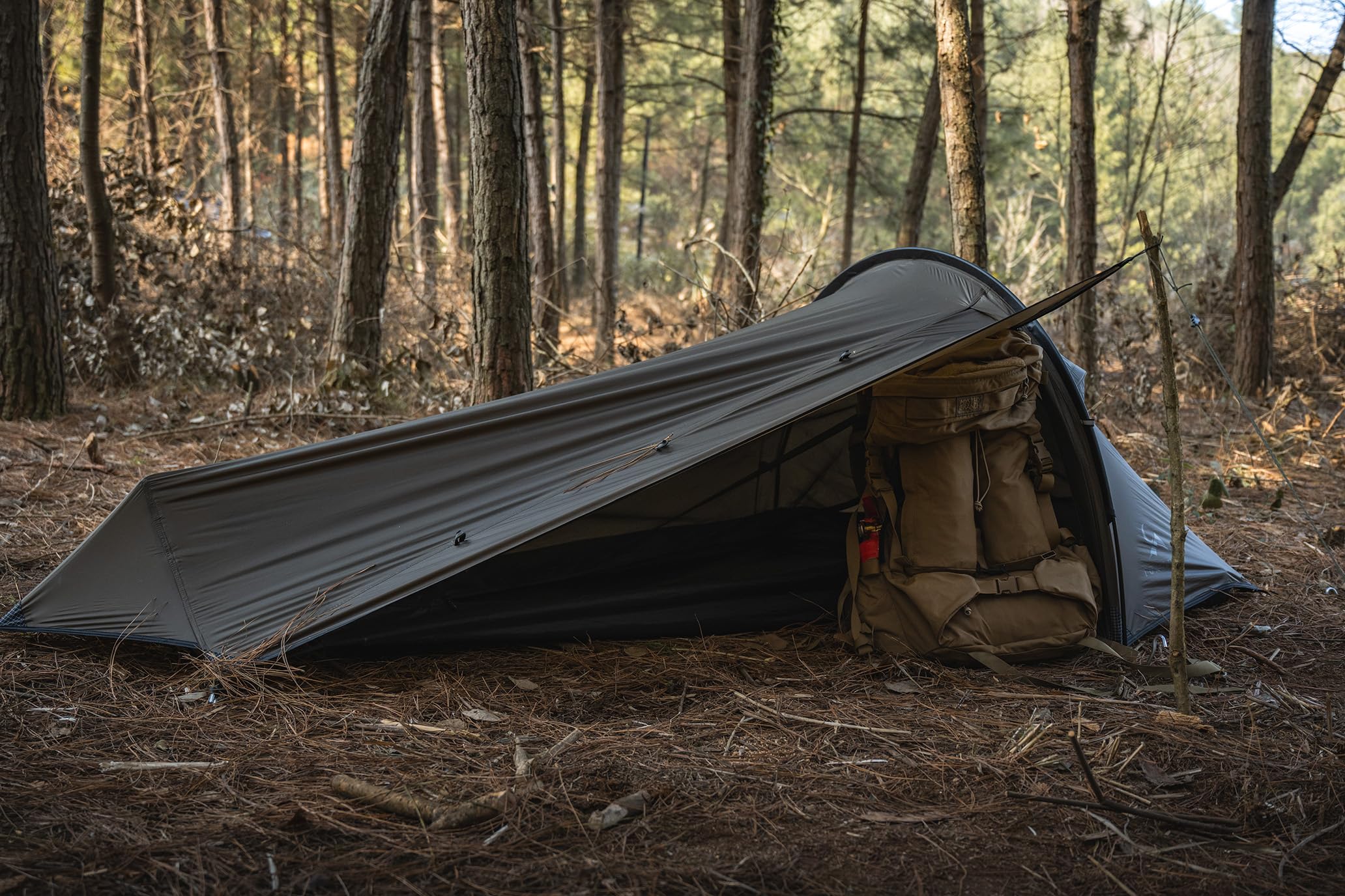 TOMOUNT Bivy Tente en nylon ultra légère pour 1 personne Sac de bivouac étanche Petit encombrement Tente de trekking pour une personne pour trekking, camping, extérieur, escalade avec sac à dos