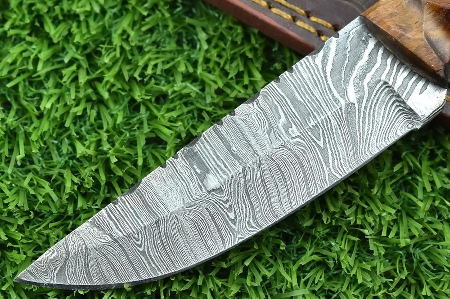 8.25 inches Long Damascus steel blade skinning knife, Brown wood scale jigged with Lace inserting hole, Comes with Leather sheath