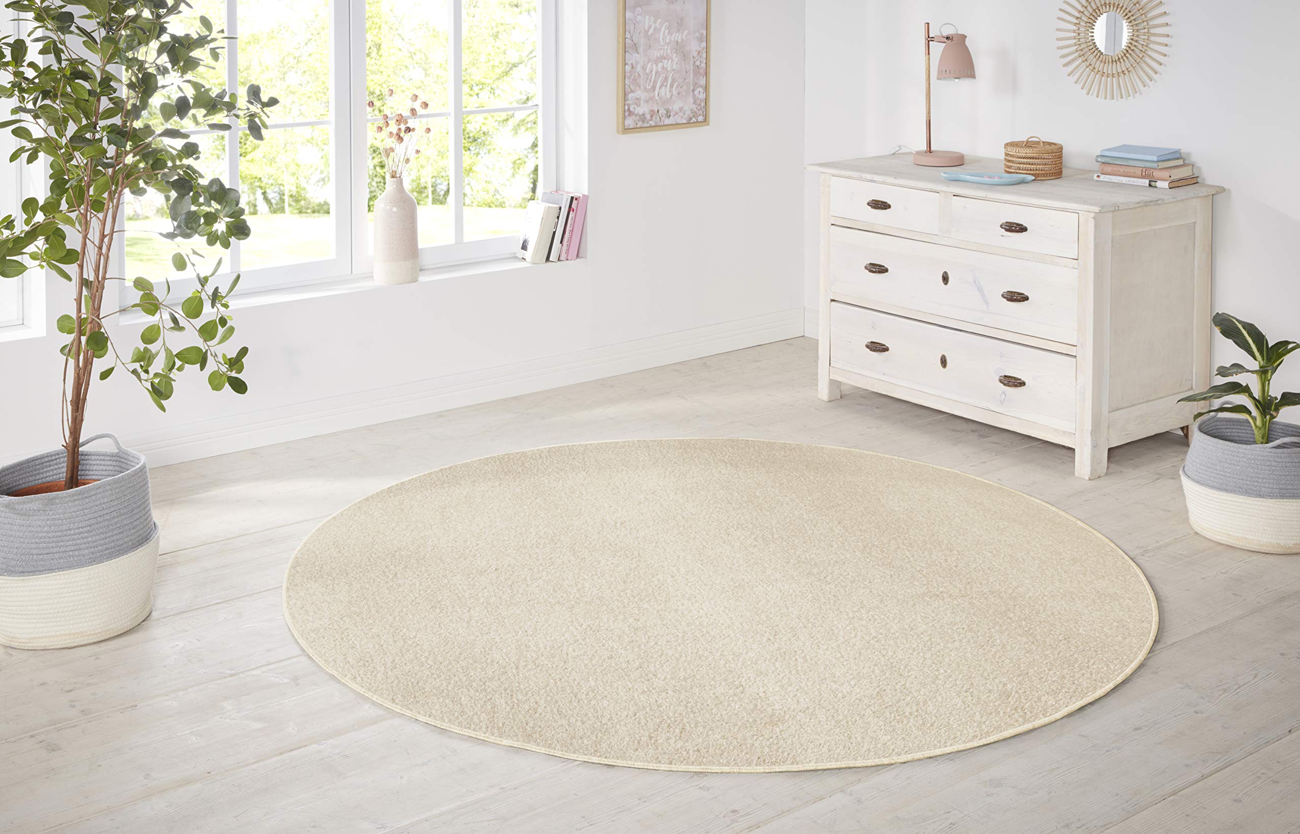 Hanse Home Nasty Round Rug - Living Room Rug Fluffy Short Pile Plain Colours for Dining Room, Living Room, Children's Room, Hallway, Bedroom, Kitchen - Plain Cream, 133 cm