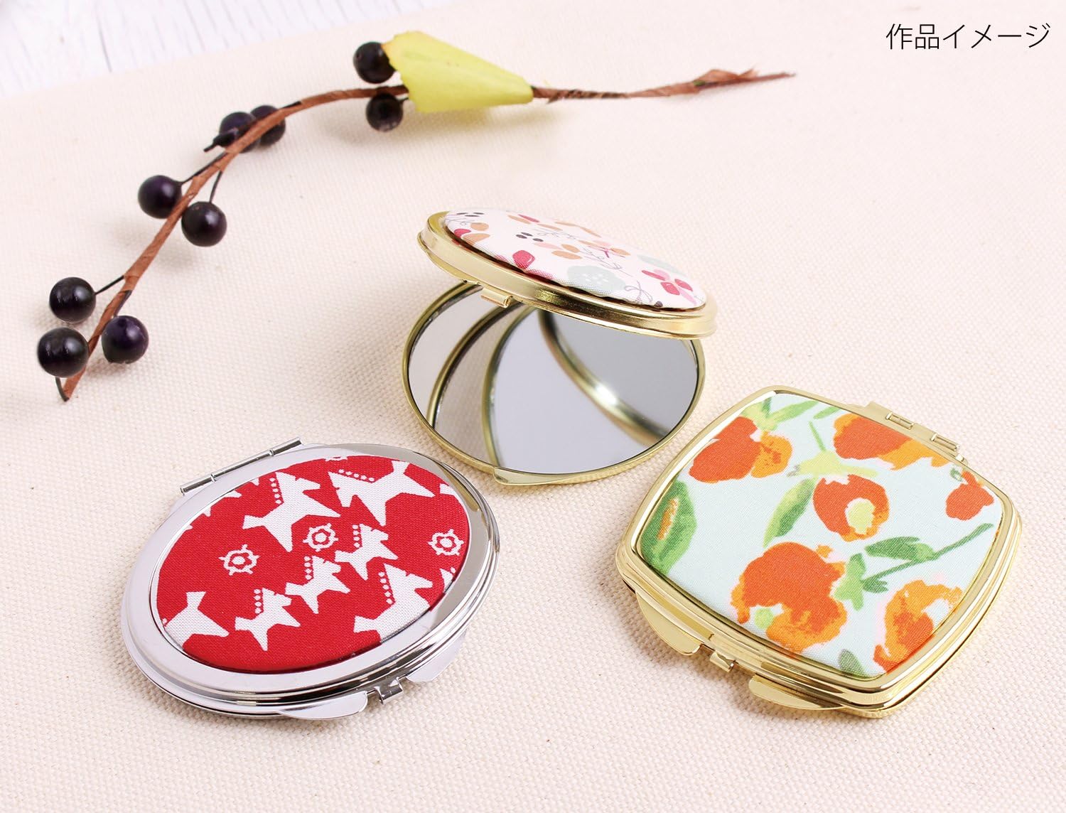 宮本商行　銀製コンパクト　手鏡　ケース入り　銀製刻印　銀製品 宮本商行 銀製コンパクト 手鏡 ケース入り 銀製刻印 銀製品 ビンテージ