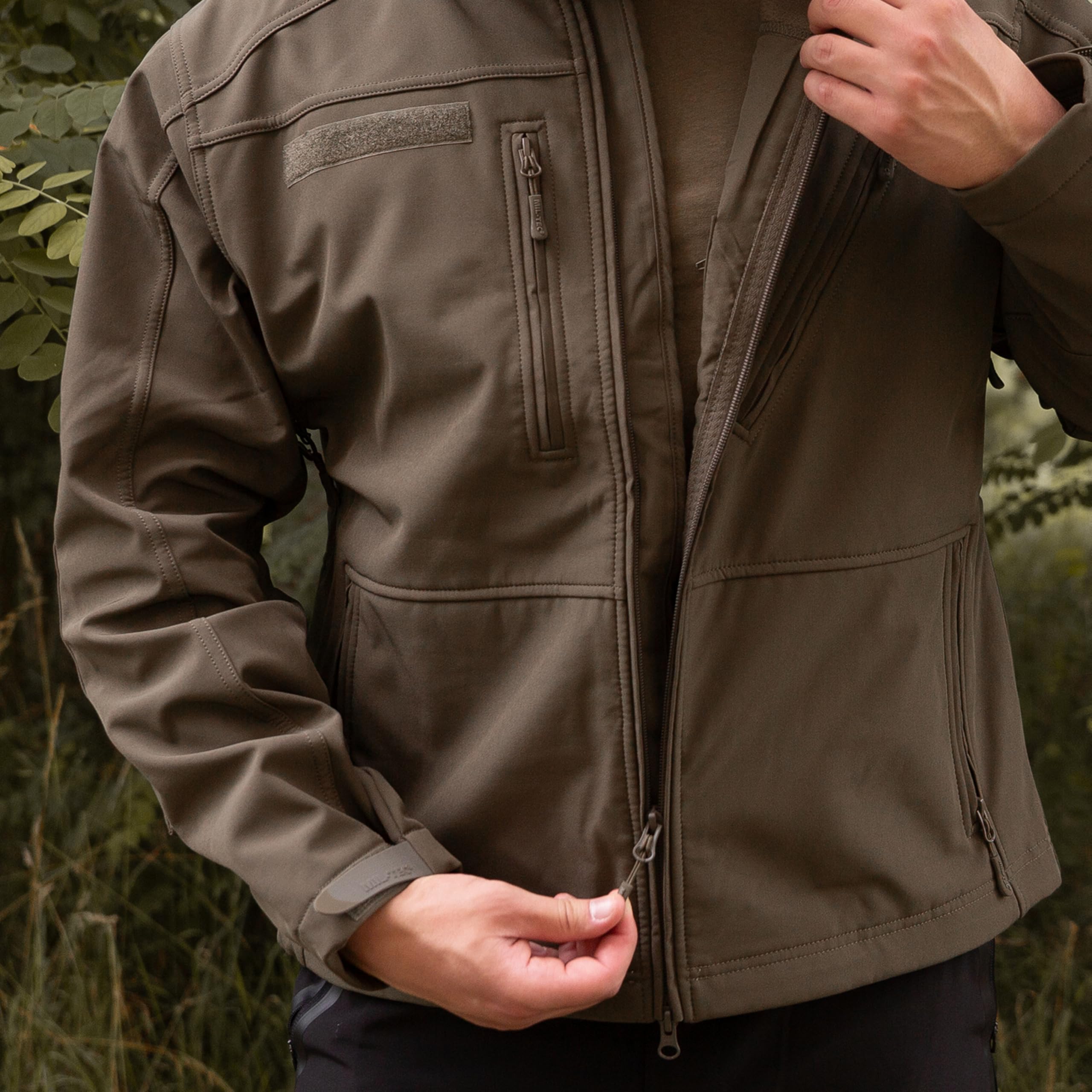 Mil-Tec Softshelljacke SCU 14 für Herren • Taktische Outdoor Funktionsjacke • Atmungsaktive, winddichte & wasserabweisende Übergangsjacke • Praktische Freizeitjacke oder Wanderjacke