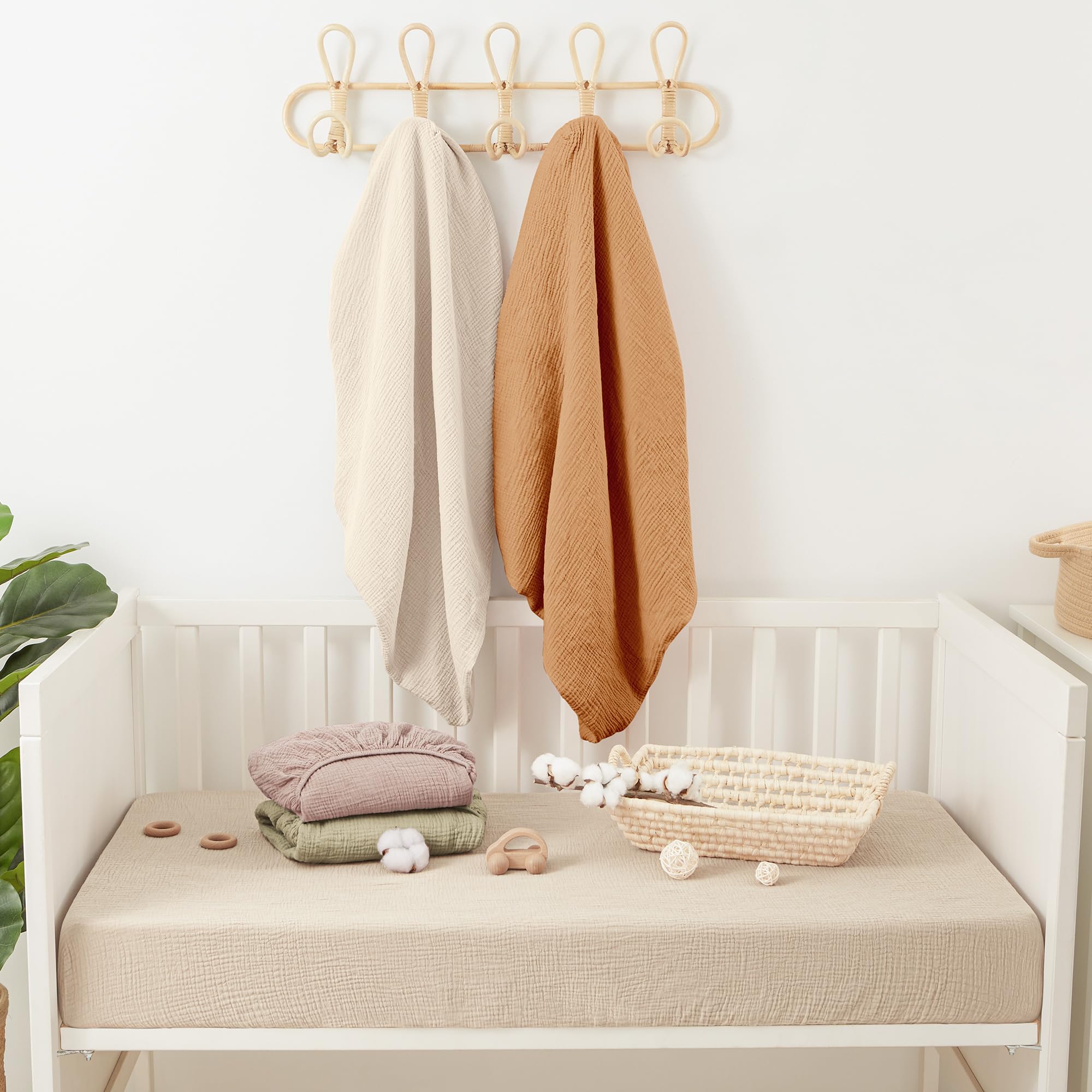 Bearmoss Sábana de Muselina, 100% Algodón, para Colchón Estándar de Cuna y Colchón de Cama Infantil, 60 x 120 cm/70 x 140 cm,Sabana Bajera Cuna Ajustables para Cama Auxiliar (Marrón Claro, 70x140)