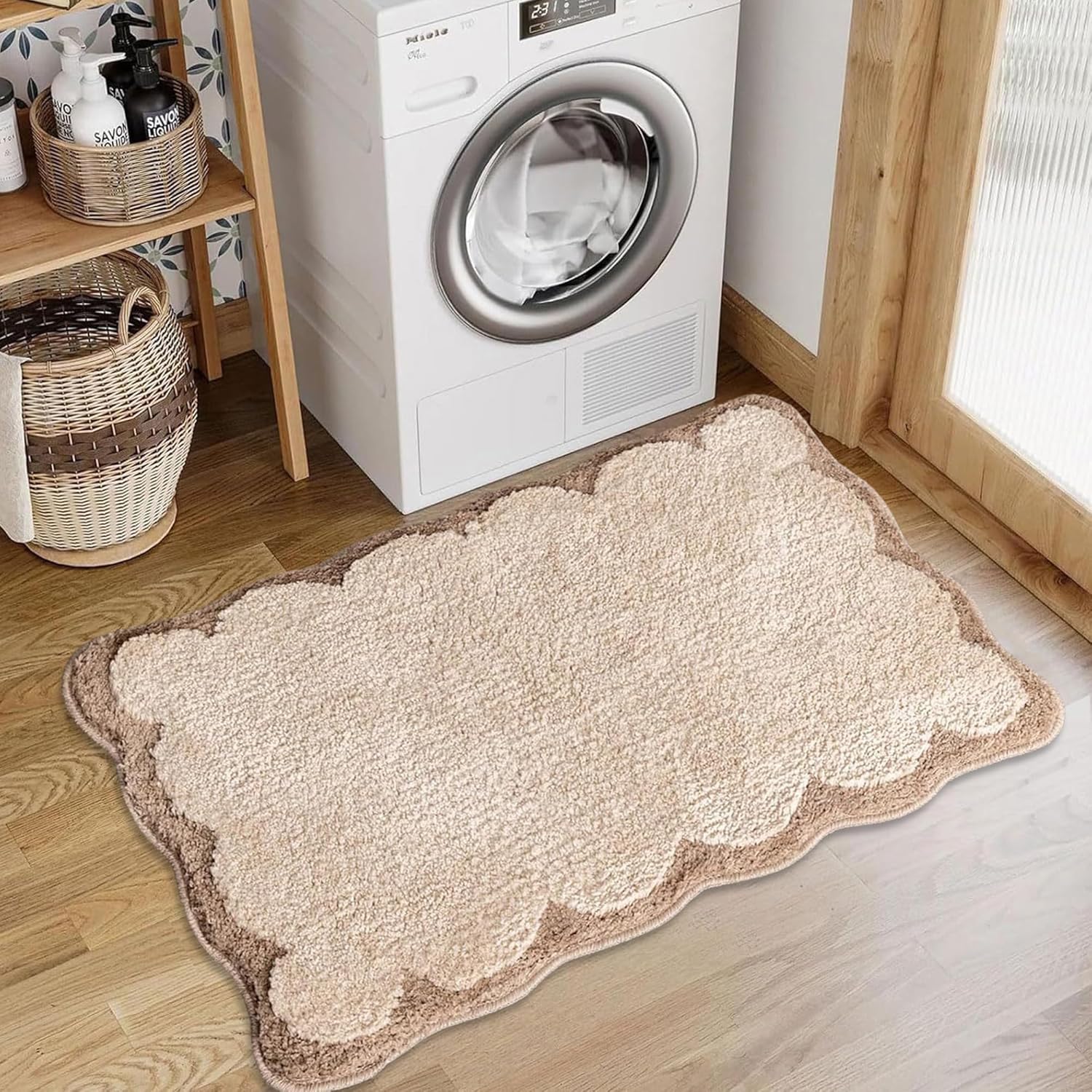 Cute Scalloped Bathroom Rugs, Non Slip Machine Washable Soft Bath Mat Runner for Shower Tub Kitchen 30" x 20", Brown
