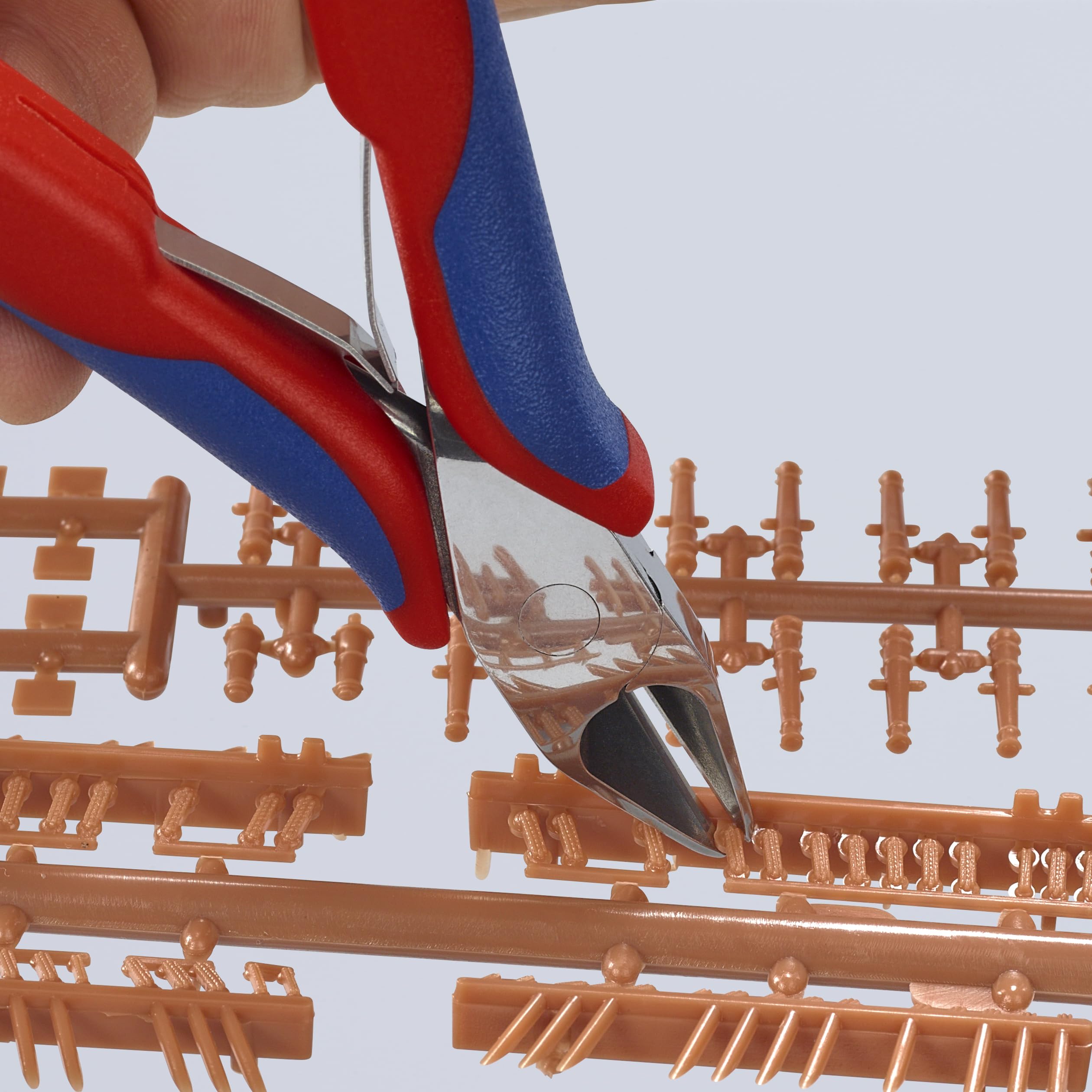 KNIPEX Elektronik-Seitenschneider mit durchgestecktem Gelenk mit Mehrkomponenten-Hüllen 130 mm, 77 42 130